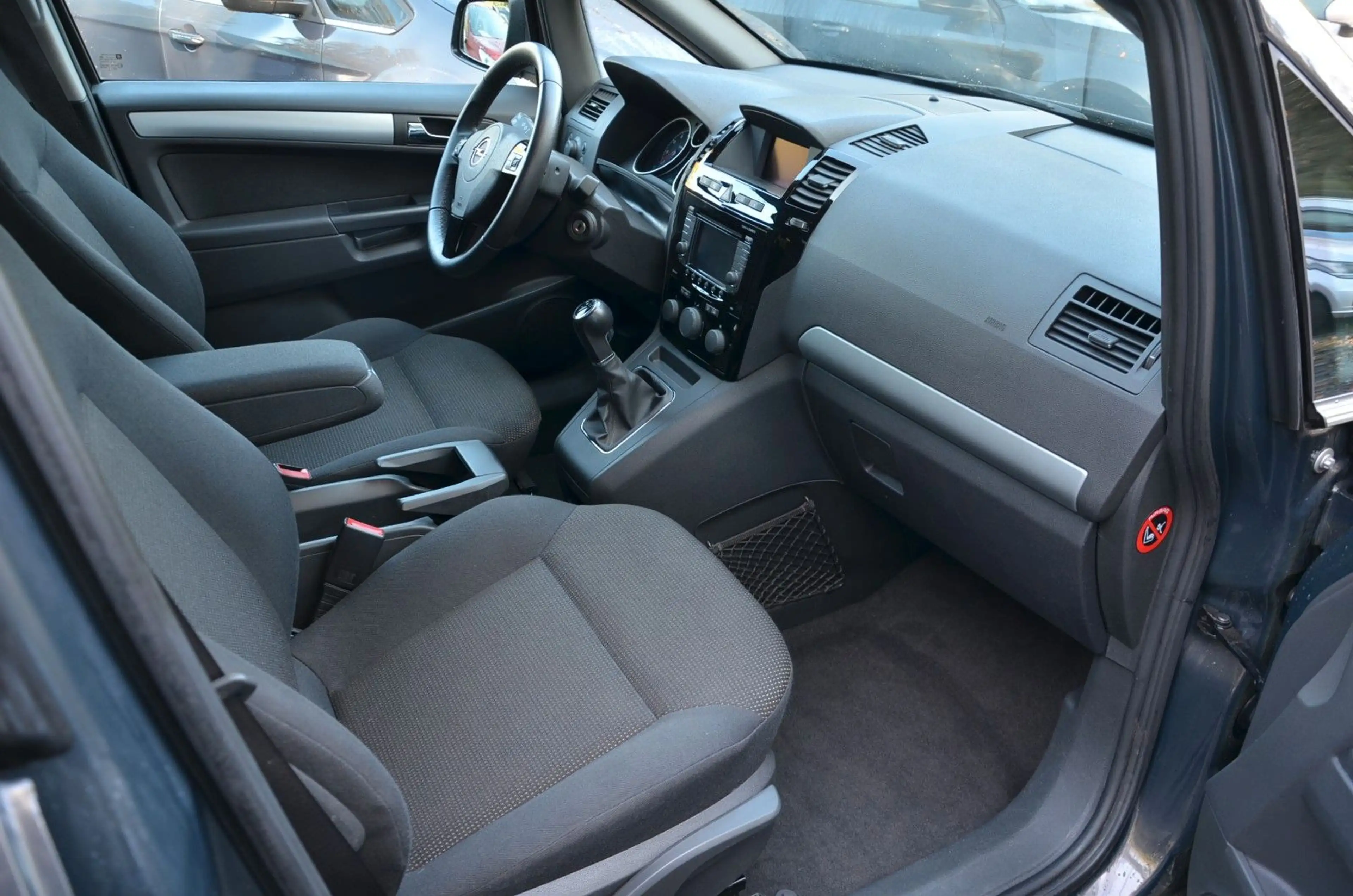 Opel Zafira B Family Plus 1.8 Navi Xenon 7 Sitze — photo 11