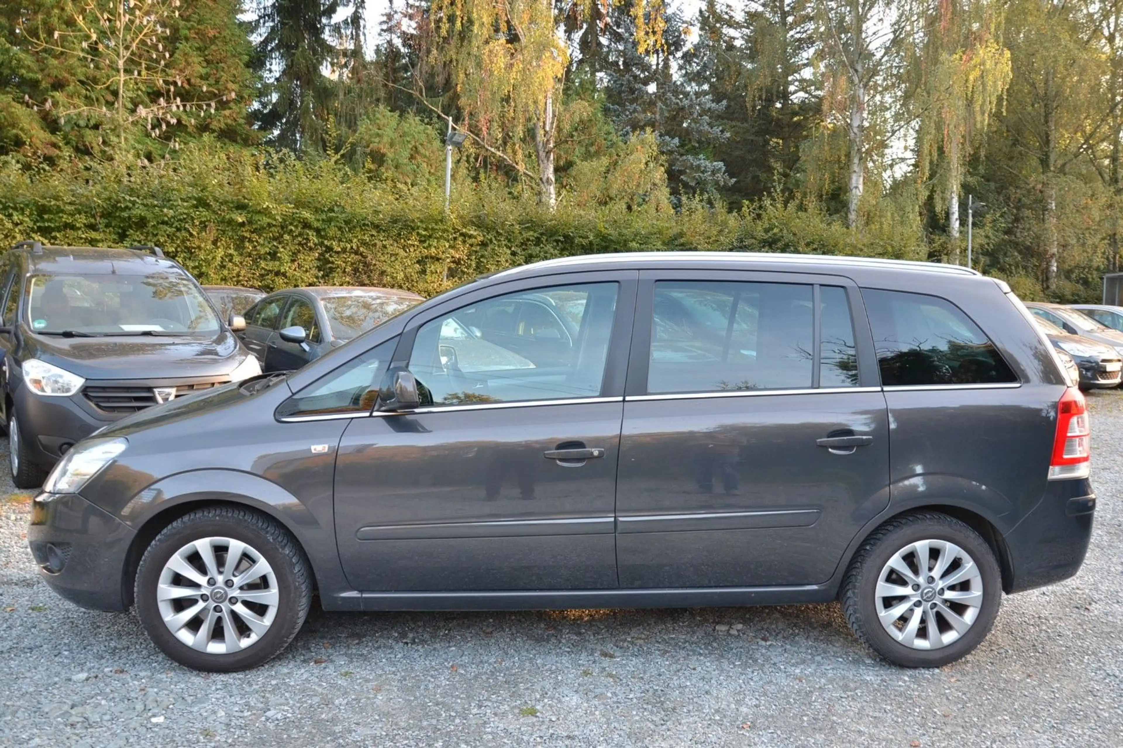 Opel Zafira B Family Plus 1.8 Navi Xenon 7 Sitze — photo 8