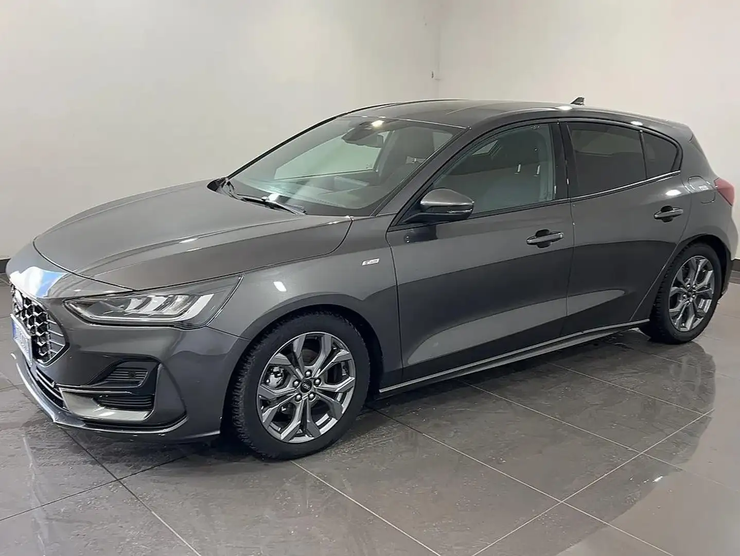 Ford Focus Focus V 2022 1.5 ecoblue ST-Line 115cv auto Grau - 1
