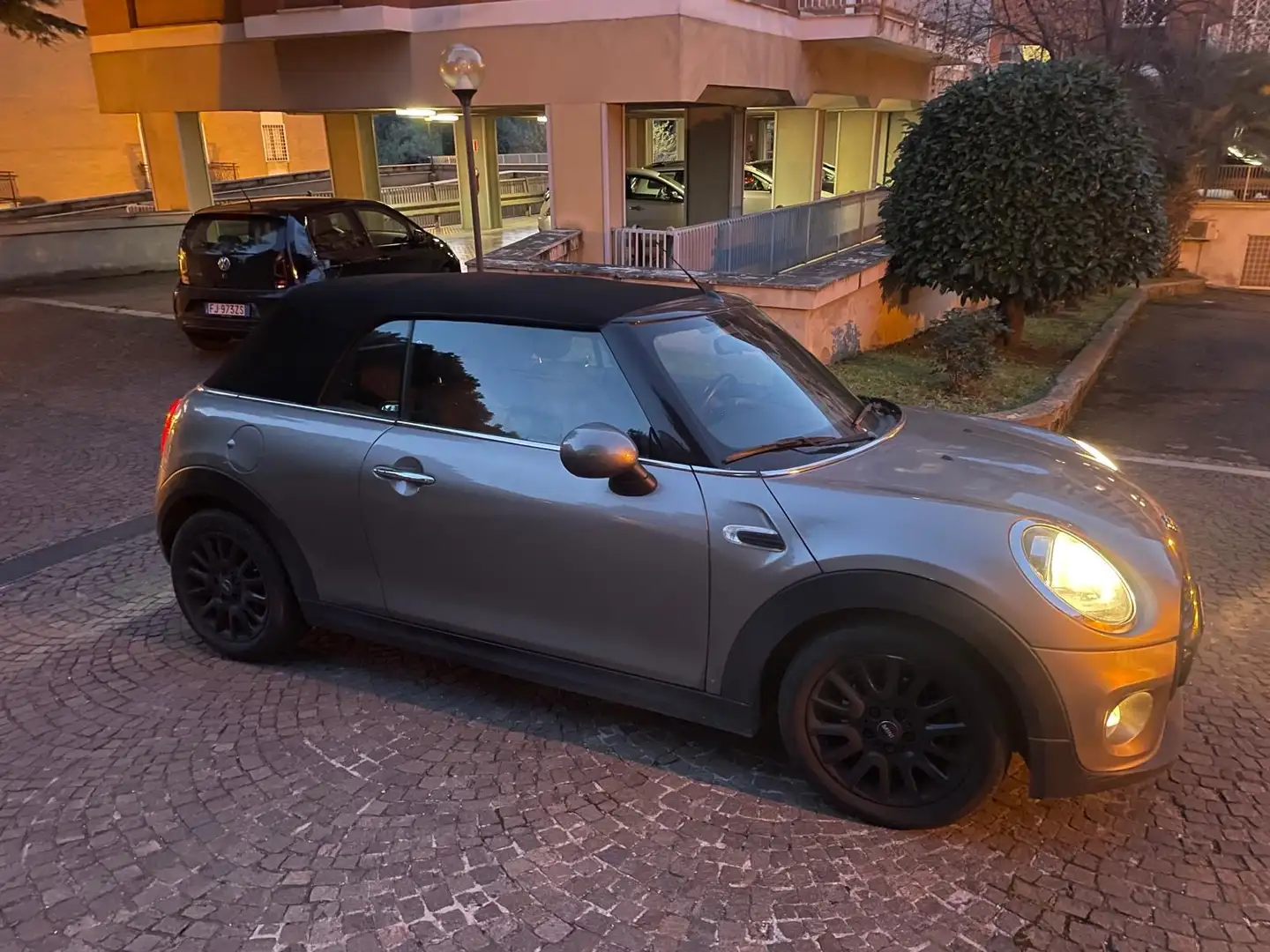 MINI Cooper Cabrio - 2