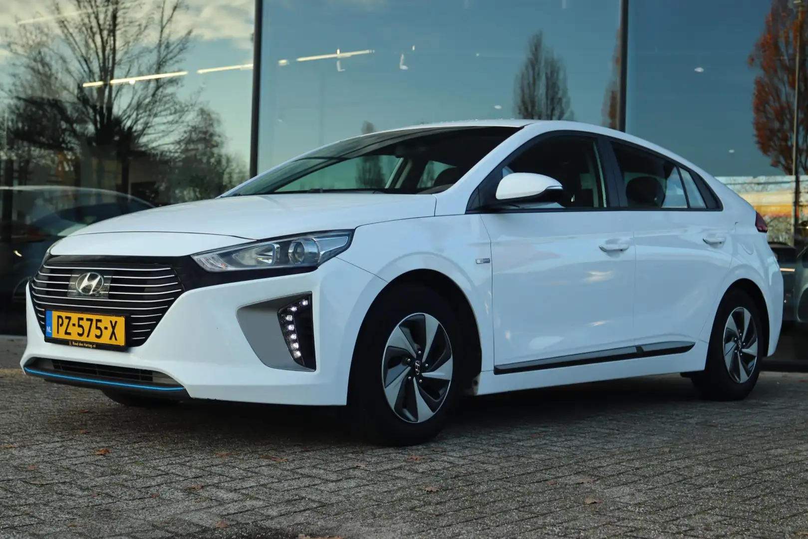 Hyundai IONIQ 1.6 GDi I-MOTION AUT. | CAMERA | CLIMATE | CRUISE Blanc - 1