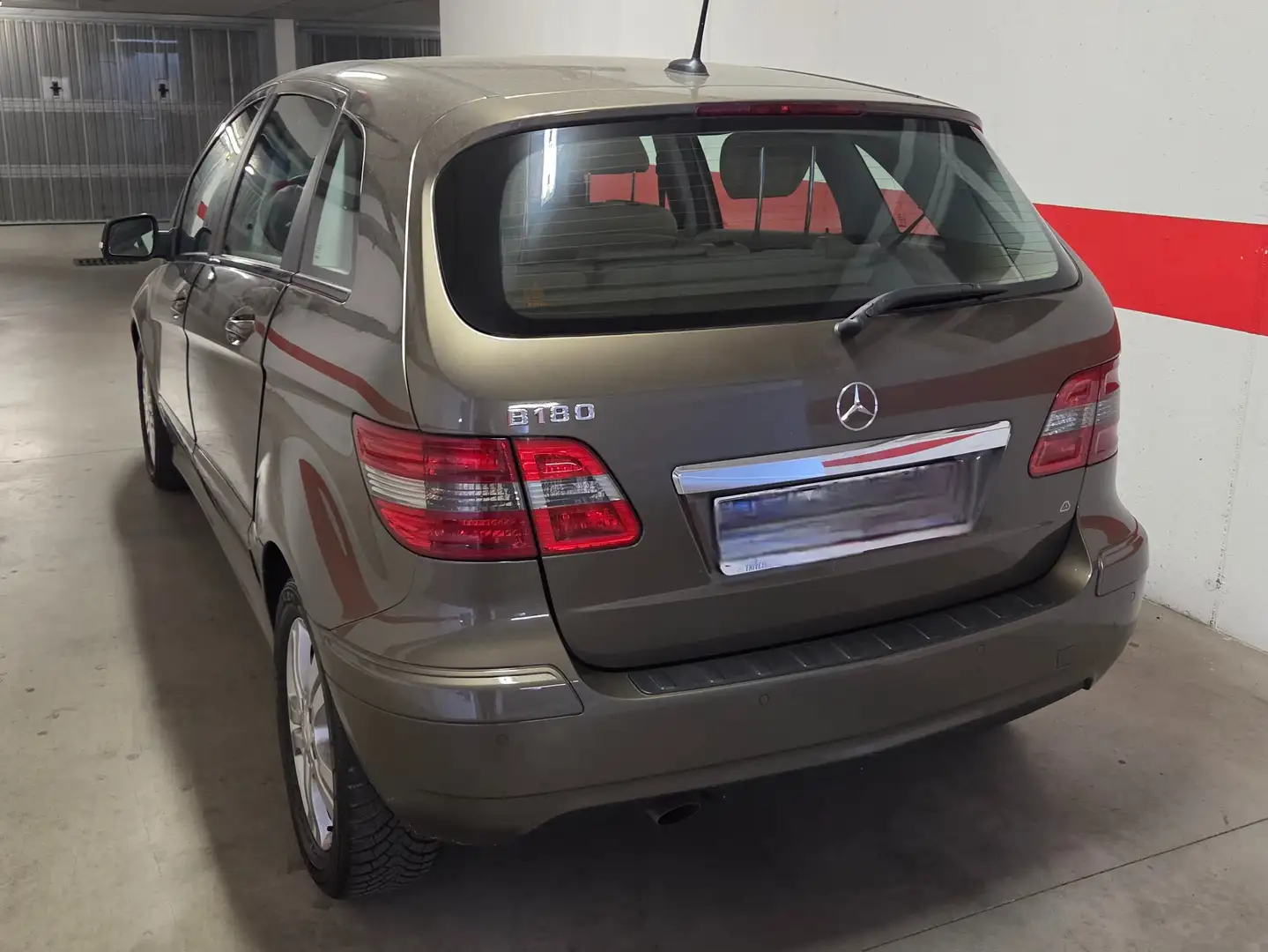 Mercedes-Benz B 180 B 180 Executive auto Hnědá - 2