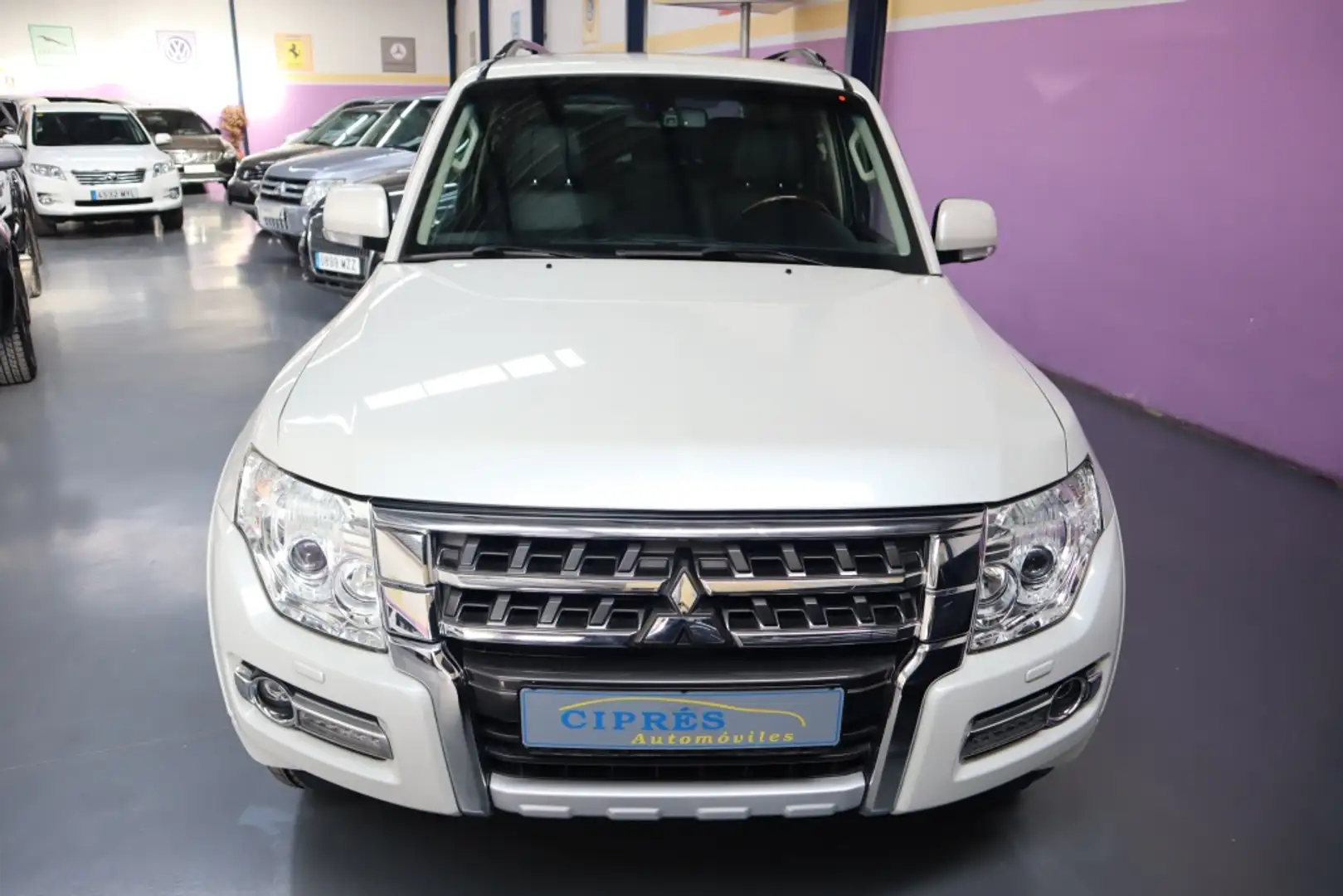 Mitsubishi Montero 3.2DI-D Kaiteki 5AT 190 Weiß - 2