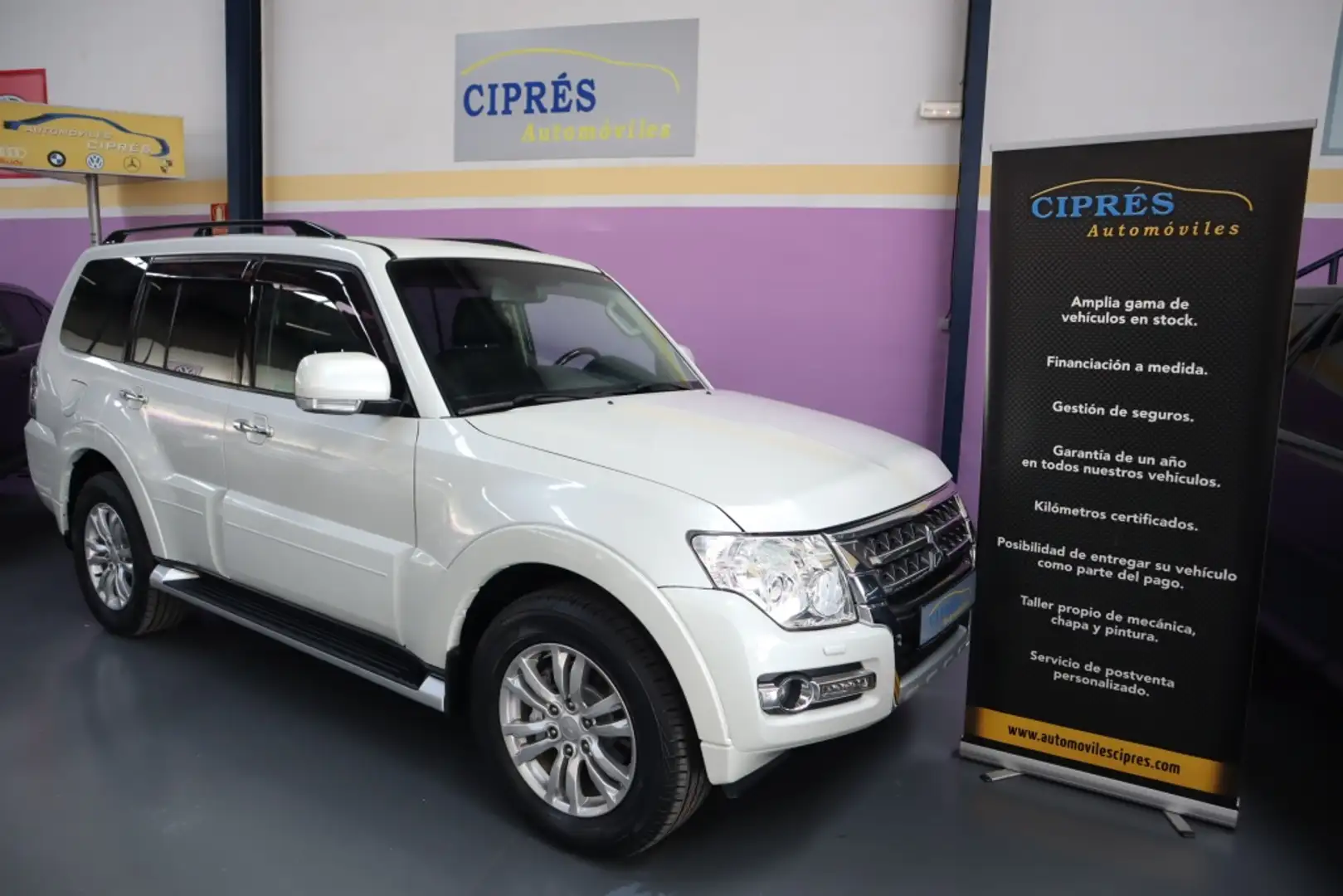 Mitsubishi Montero 3.2DI-D Kaiteki 5AT 190 Weiß - 1