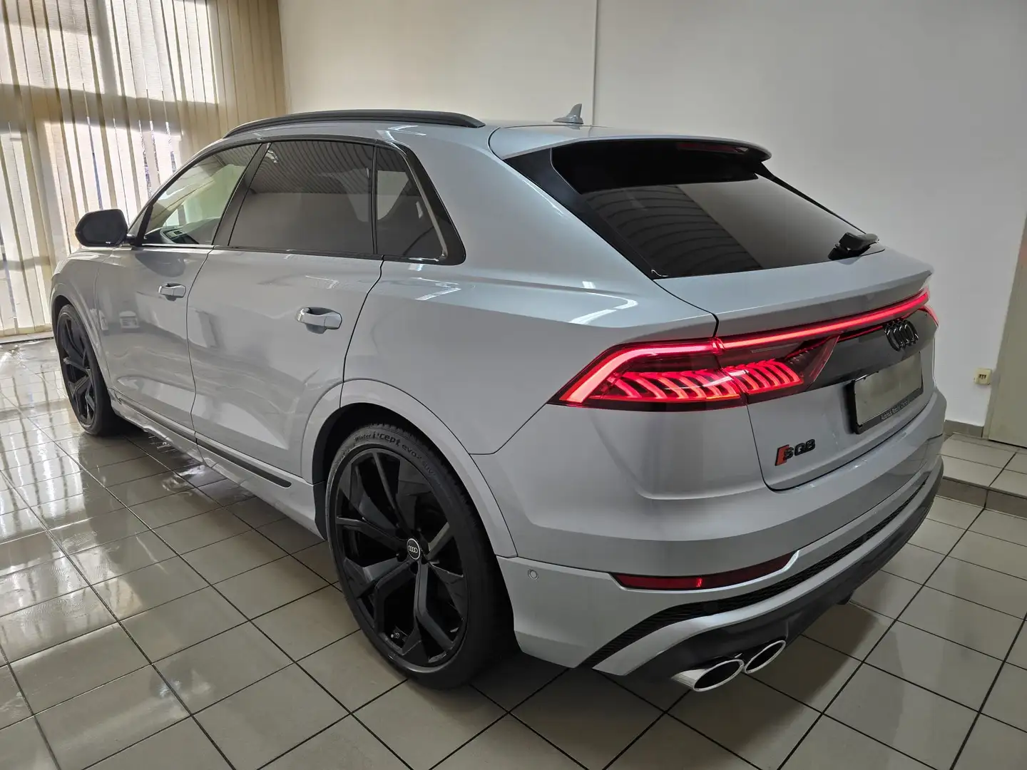 Audi SQ8 4.0 TFSI qu. Matrix Pano B&O Sthzg S Sitz 23 Silber - 2