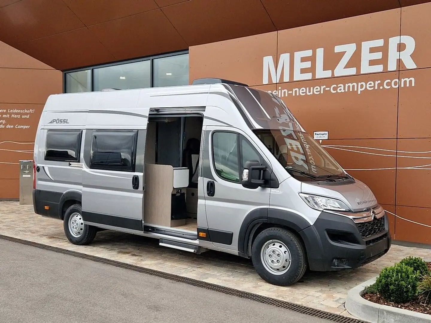 Pössl Roadcruiser XL *Sparen Sie jetzt 7.000.-* Grau - 1