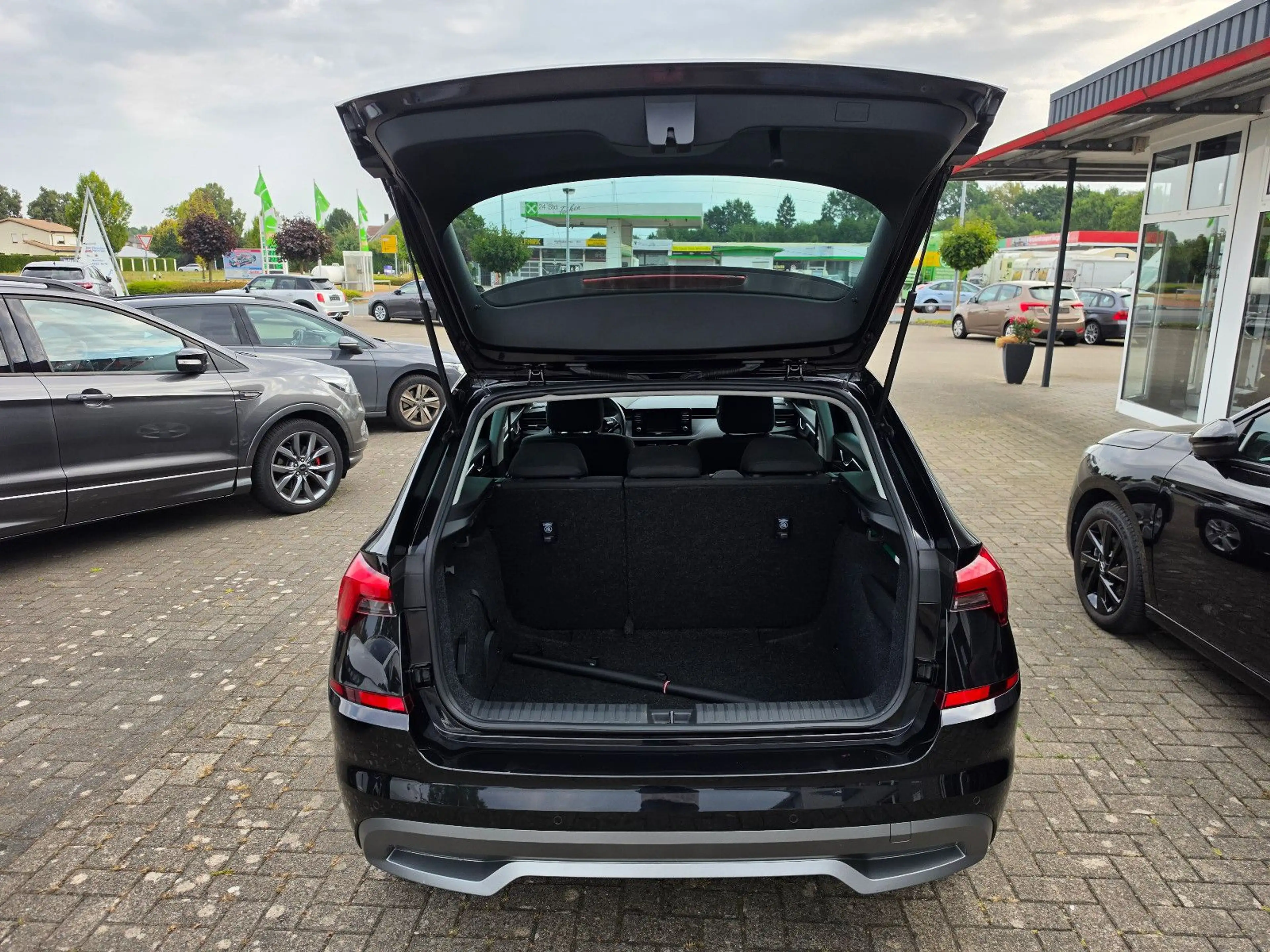 Skoda Kamiq Ambition SMART LINK SHZ TEMP PDC — photo 5