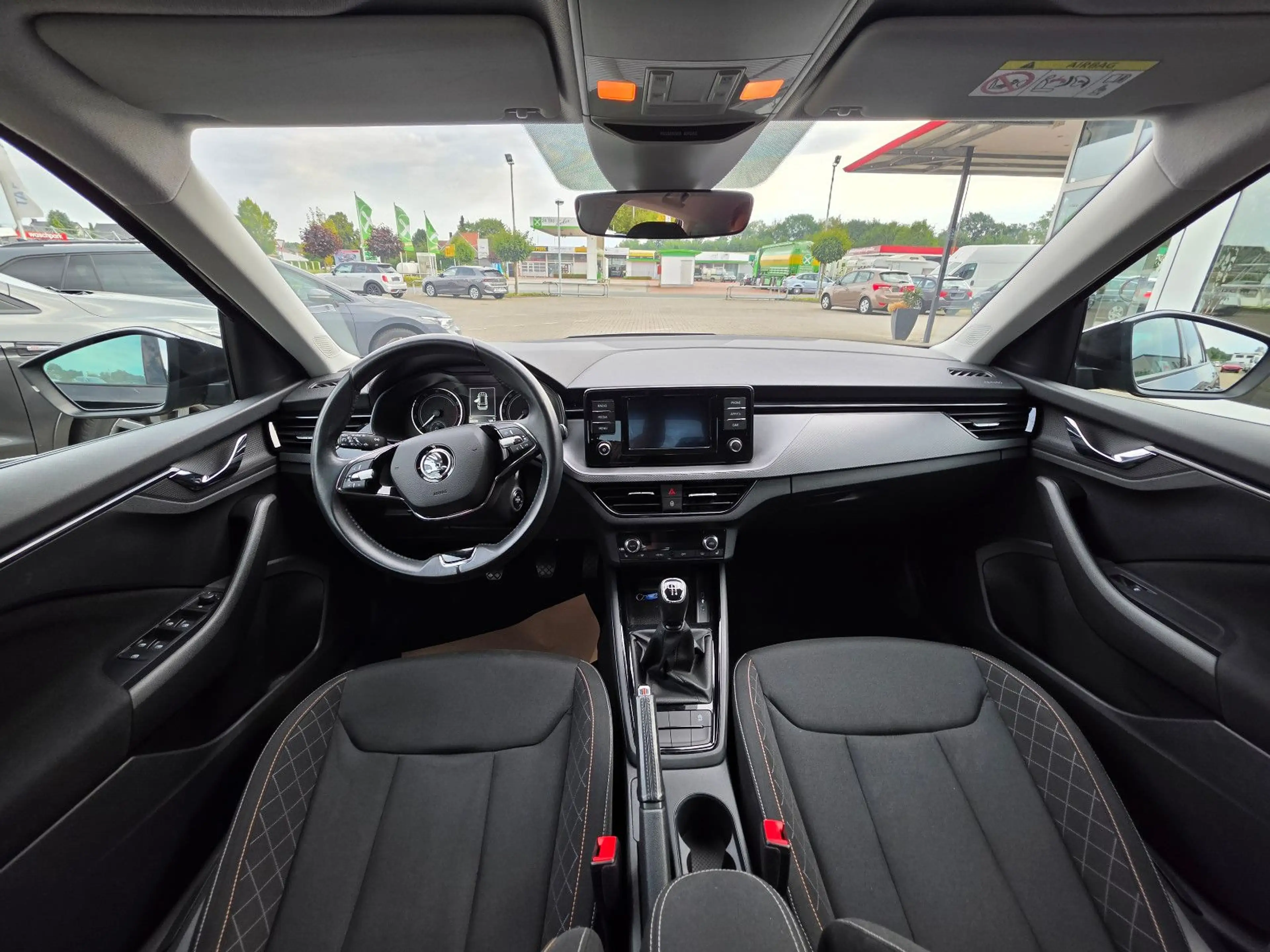 Skoda Kamiq Ambition SMART LINK SHZ TEMP PDC — photo 9