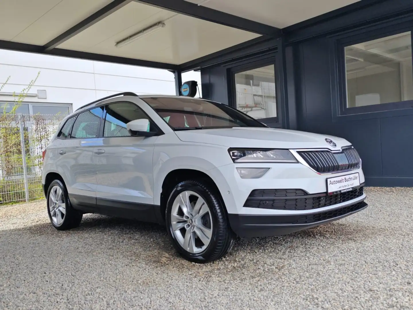 Skoda Karoq 2.0 TDI DSG,4x4,STAND,PANO,360-KAMERA,LED Klima Weiß - 2