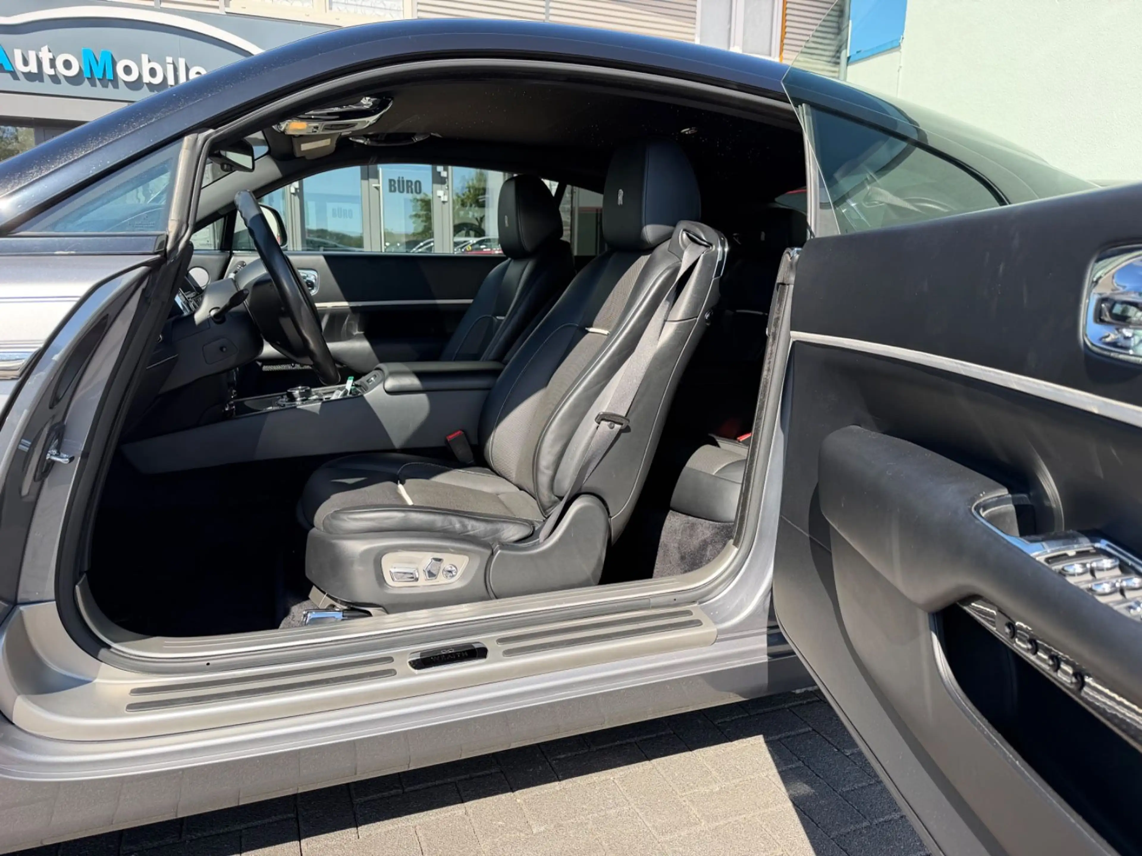Rolls-Royce Wraith Black Badge *2. Hand *Facelift *Stern. — photo 11