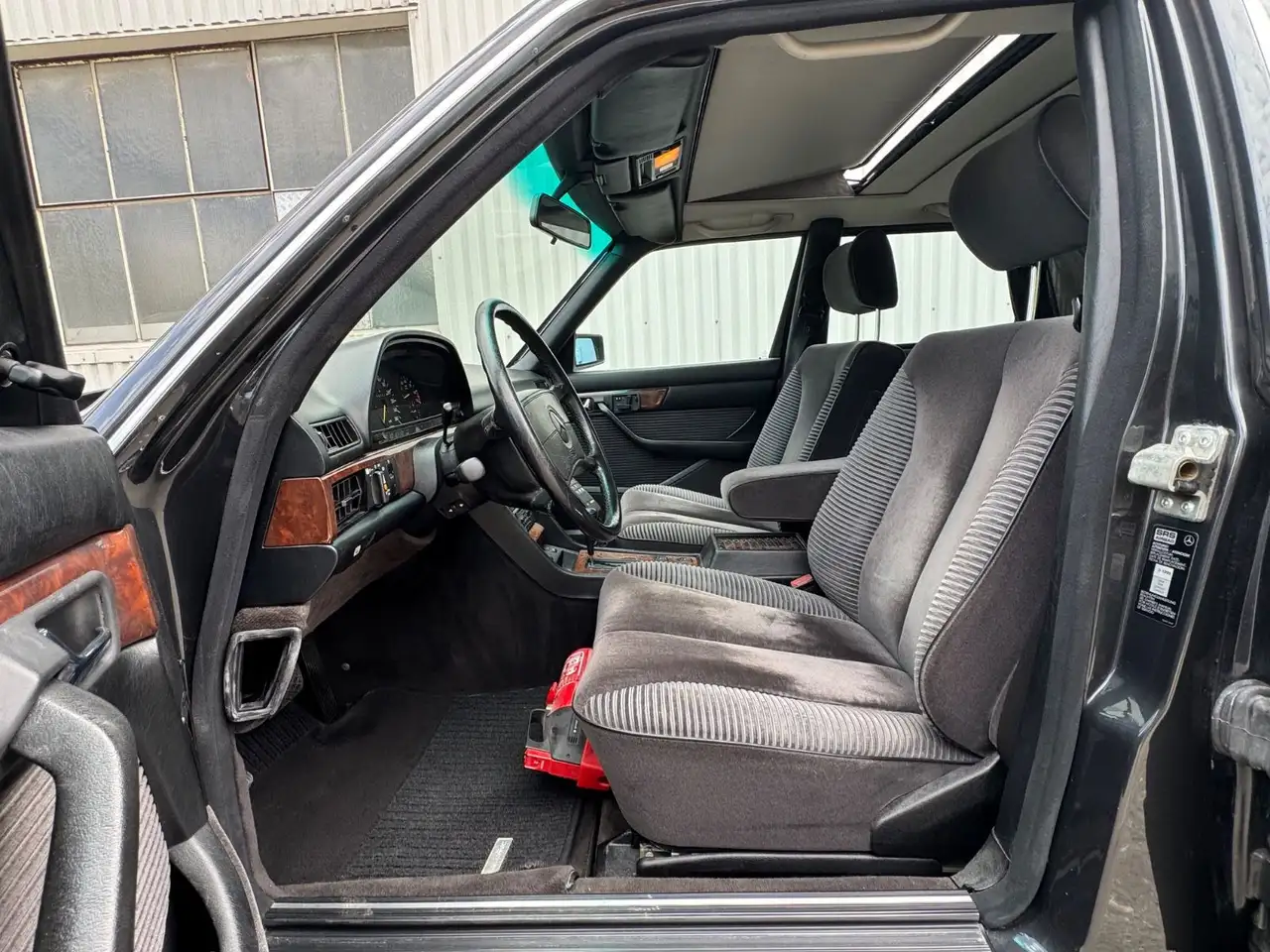 Mercedes-Benz 560 SEL H Kennzeichen Deutsches Fahrzeug, foto 6
