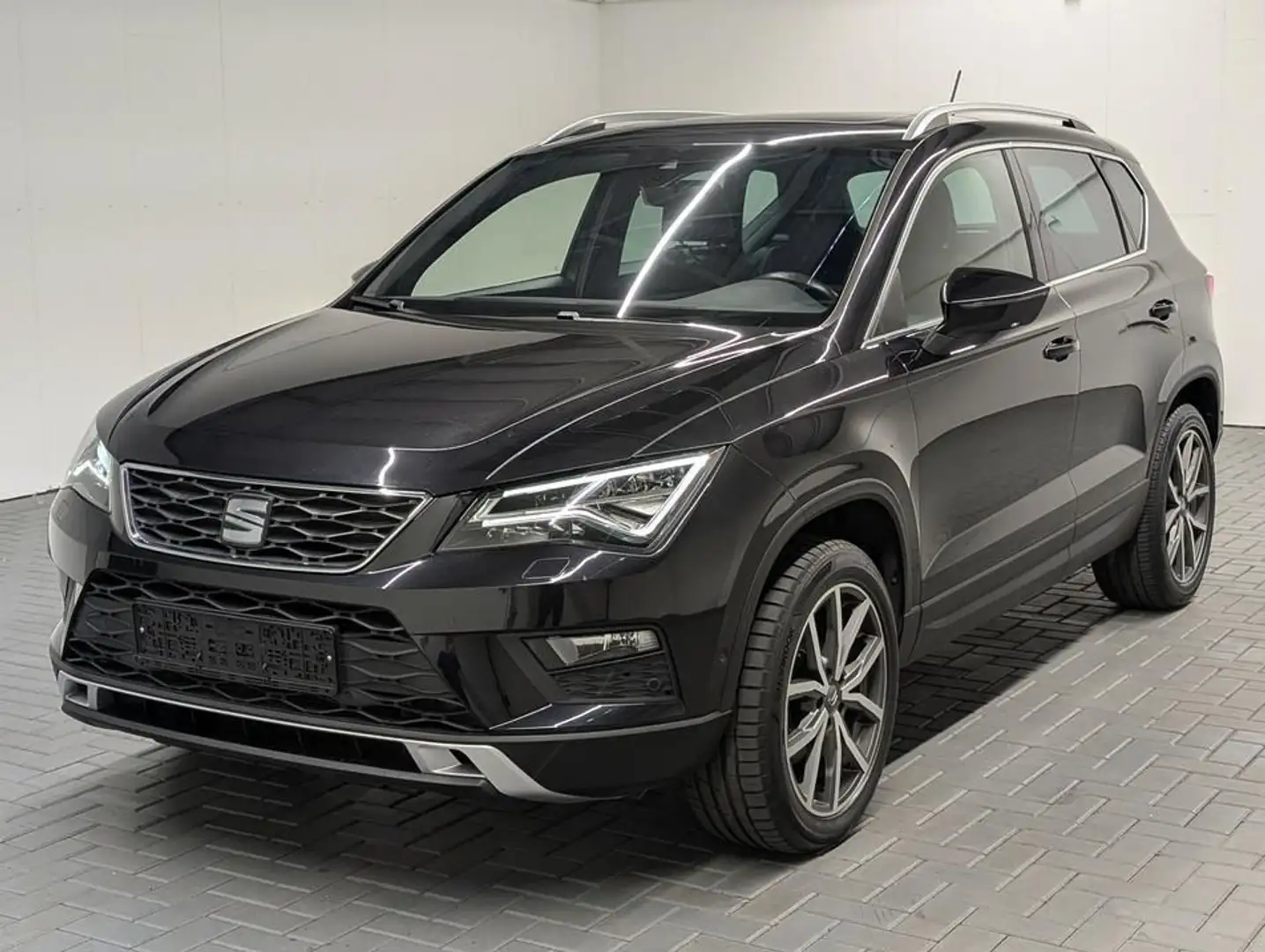SEAT Ateca Xcellence 4Drive LED/Navi/Standhzg/Pano/AH Schwarz - 1