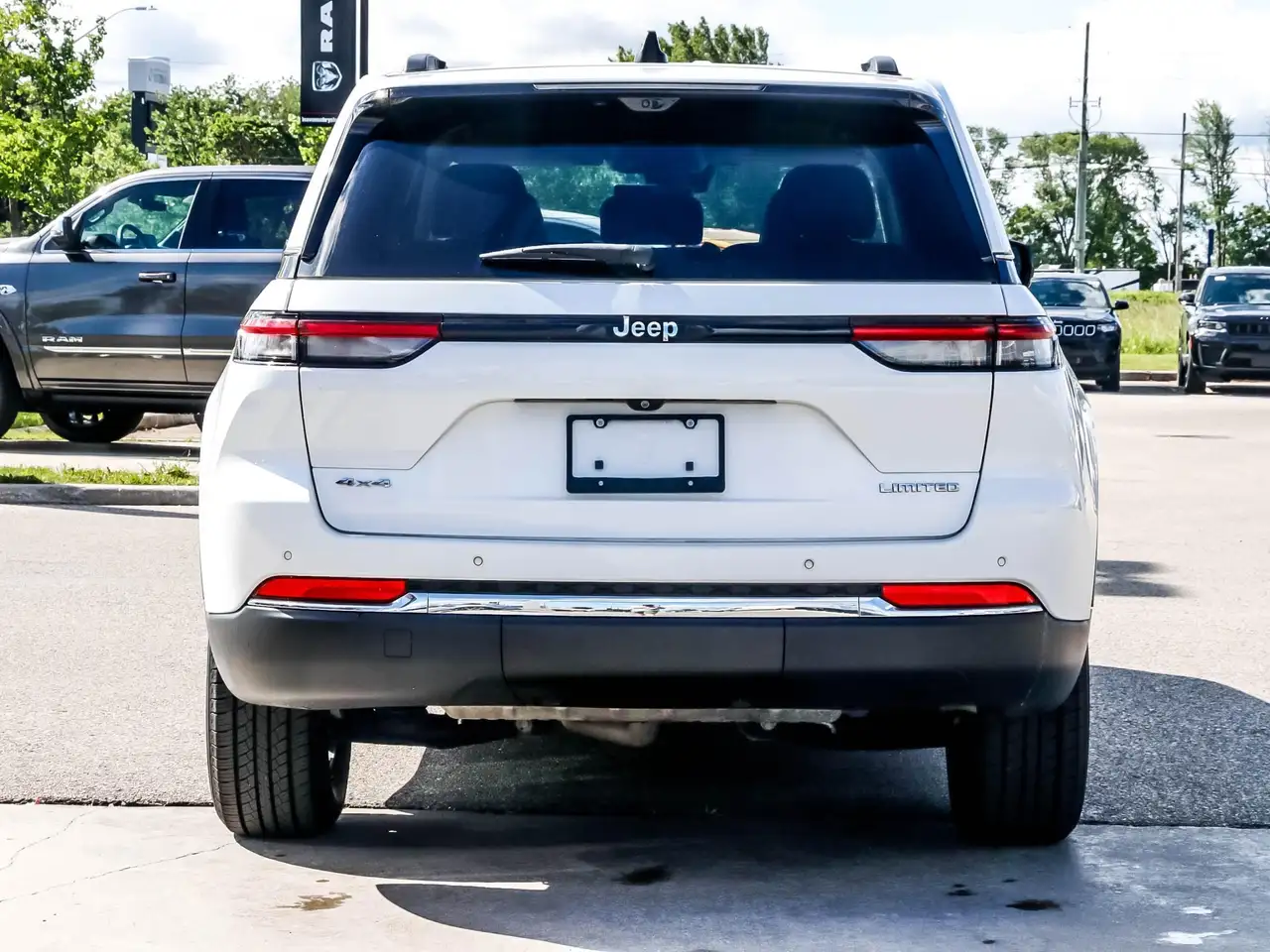 Jeep Grand Cherokee снимка Jeep Grand Cherokee
