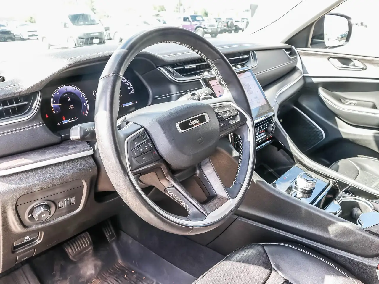 Jeep Grand Cherokee снимка Jeep Grand Cherokee