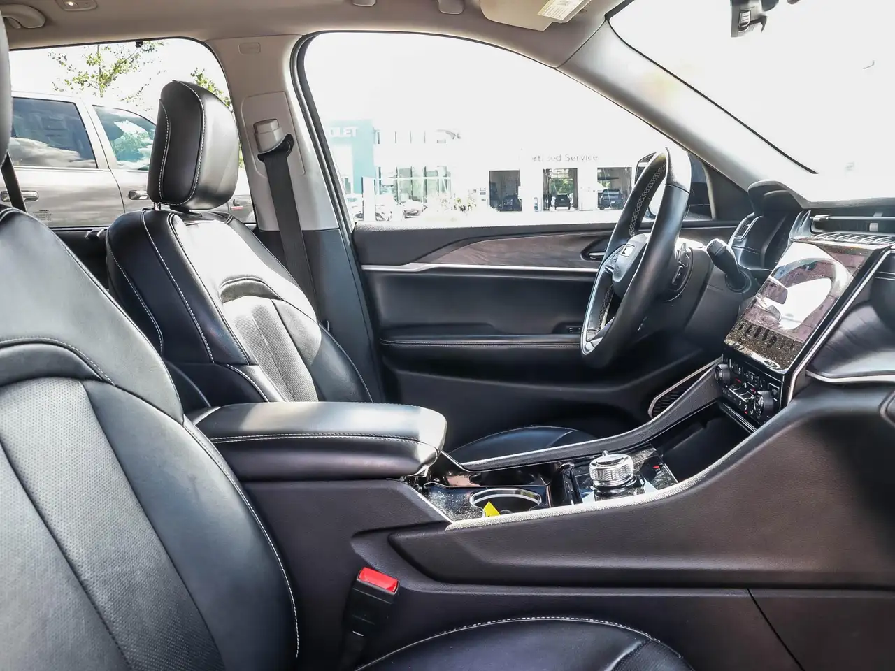 Jeep Grand Cherokee снимка Jeep Grand Cherokee