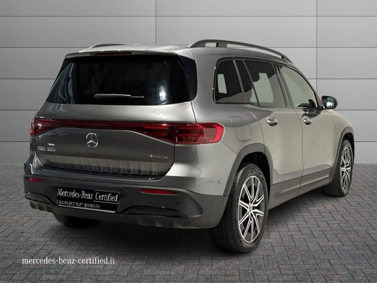 Mercedes-Benz EQB 300 4Matic AMG Line Advanced Grigio - 2