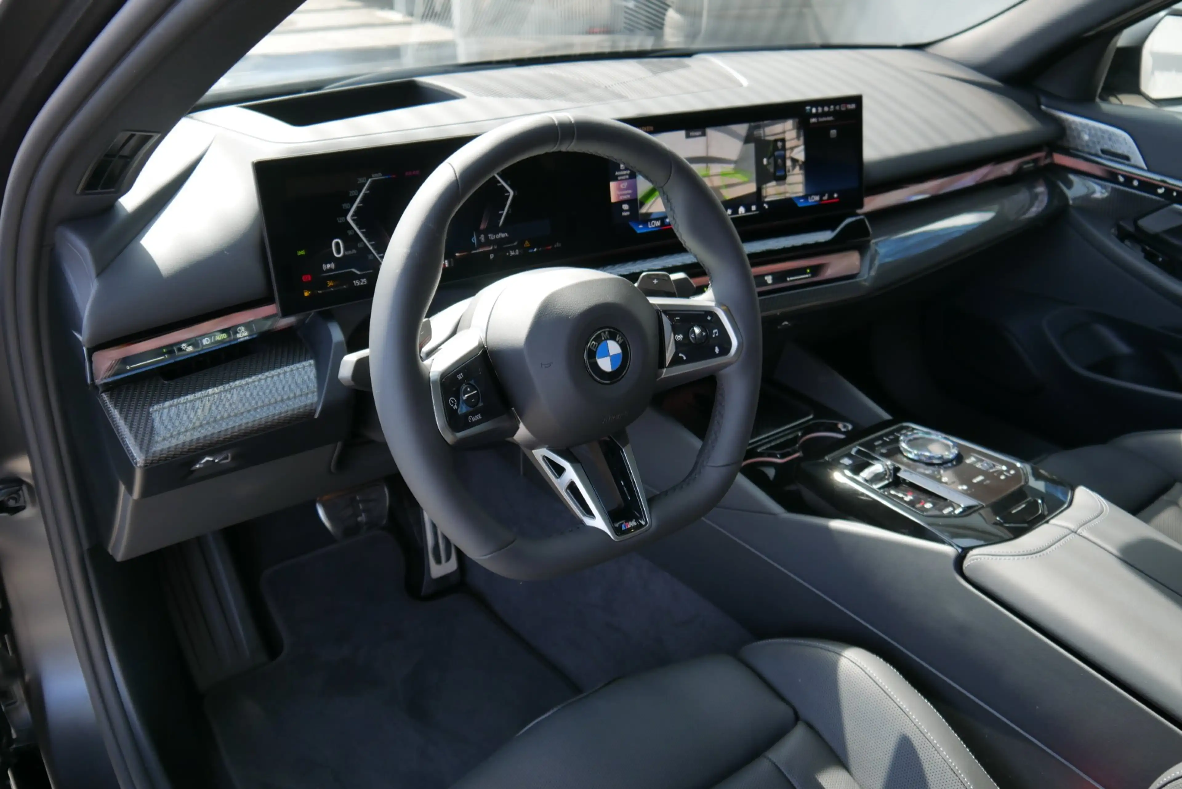 BMW 540 d xDrive *M-Paket Pro/AHK/Glasdach/Innovations Paket/360°/Sitzlüftung/M-Sitze/B&W Sound/Adapt. LED/D — photo 11