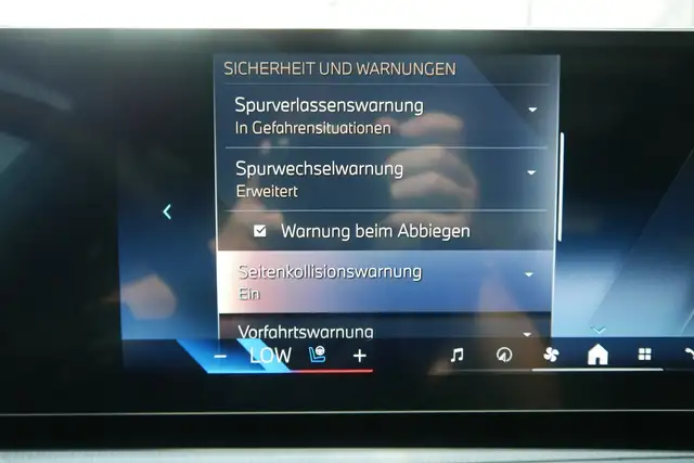 BMW 540 d xDrive *M-Paket Pro/AHK/Glasdach/Innovations Paket/360°/Sitzlüftung/M-Sitze/B&W Sound/Adapt. LED/D Ansicht 23