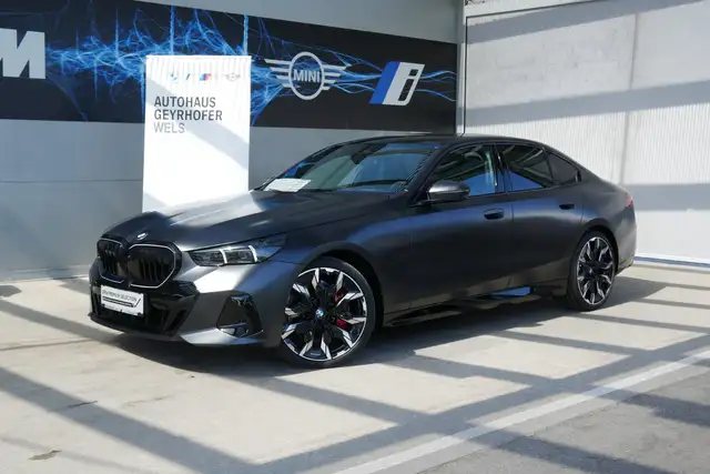 BMW 540 d xDrive *M-Paket Pro/AHK/Glasdach/Innovations Paket/360°/Sitzlüftung/M-Sitze/B&W Sound/Adapt. LED/D