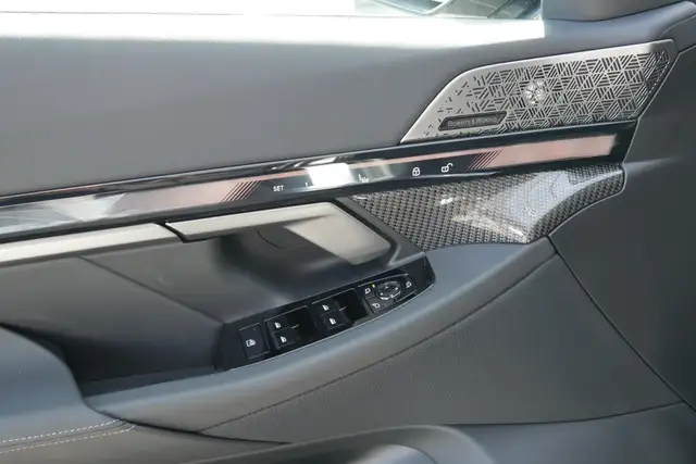 BMW 540 d xDrive *M-Paket Pro/AHK/Glasdach/Innovations Paket/360°/Sitzlüftung/M-Sitze/B&W Sound/Adapt. LED/D Ansicht 10