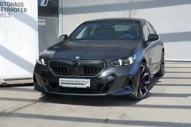 BMW 540 d xDrive *M-Paket Pro/AHK/Glasdach/Innovations Paket/360°/Sitzlüftung/M-Sitze/B&W Sound/Adapt. LED/D Ansicht 2