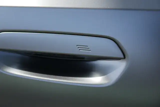 BMW 540 d xDrive *M-Paket Pro/AHK/Glasdach/Innovations Paket/360°/Sitzlüftung/M-Sitze/B&W Sound/Adapt. LED/D Ansicht 8