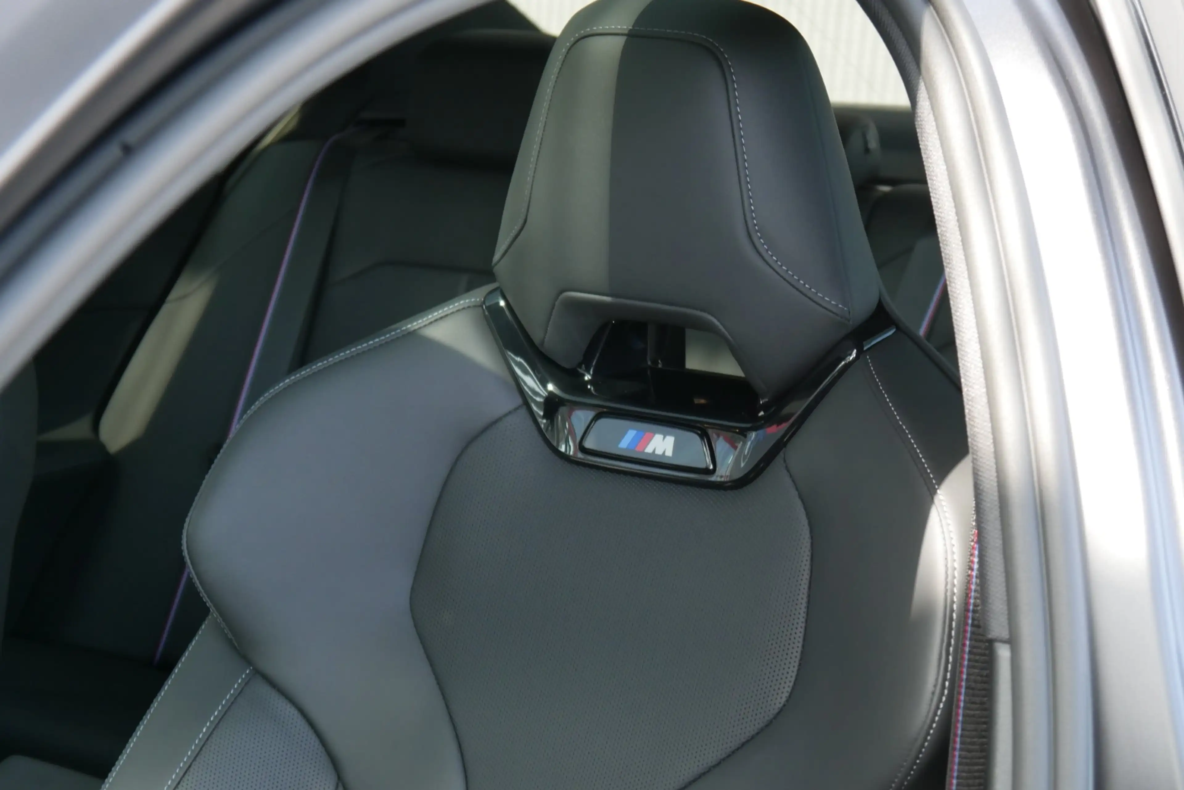 BMW 540 d xDrive *M-Paket Pro/AHK/Glasdach/Innovations Paket/360°/Sitzlüftung/M-Sitze/B&W Sound/Adapt. LED/D — photo 15