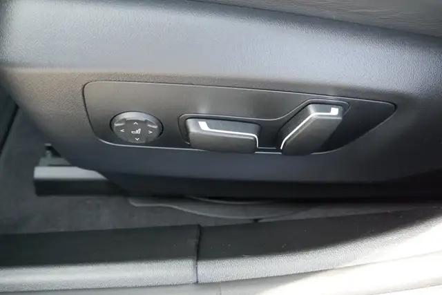 BMW 540 d xDrive *M-Paket Pro/AHK/Glasdach/Innovations Paket/360°/Sitzlüftung/M-Sitze/B&W Sound/Adapt. LED/D Ansicht 13