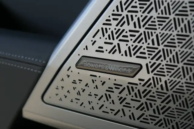 BMW 540 d xDrive *M-Paket Pro/AHK/Glasdach/Innovations Paket/360°/Sitzlüftung/M-Sitze/B&W Sound/Adapt. LED/D Ansicht 7