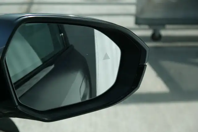 BMW 540 d xDrive *M-Paket Pro/AHK/Glasdach/Innovations Paket/360°/Sitzlüftung/M-Sitze/B&W Sound/Adapt. LED/D Ansicht 32