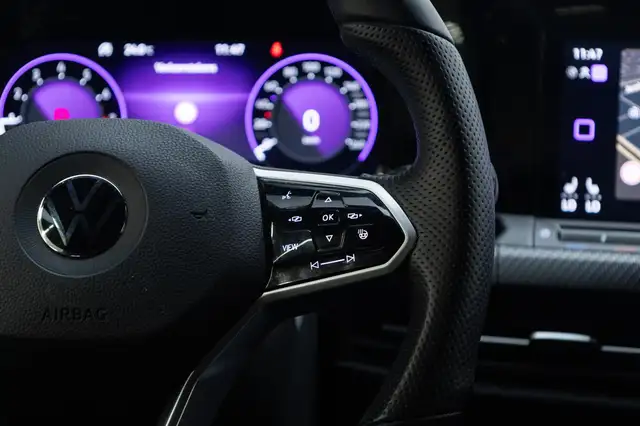 Volkswagen Golf view 22