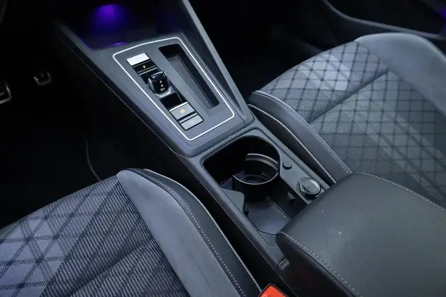 Volkswagen Golf view 10