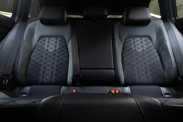 Volkswagen Golf view 8