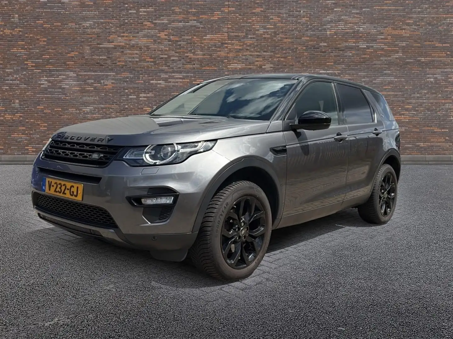 Land Rover Discovery Sport 2.0 TD4 LEDER PANODAK NAVIGATIE LMV - 2