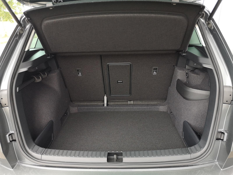 Skoda Karoq 1.5TSI Selection DSG AHK Navi GV5 — photo 7