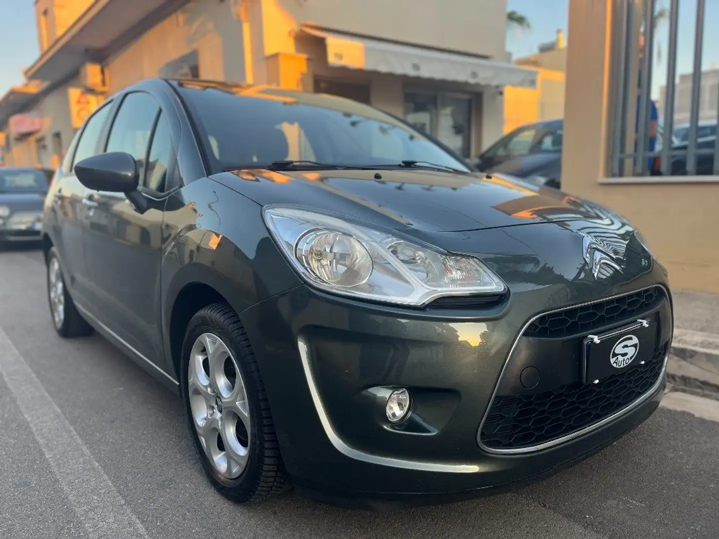 Citroen C3 1.4 HDi 70 Exclusive Grigio - 2