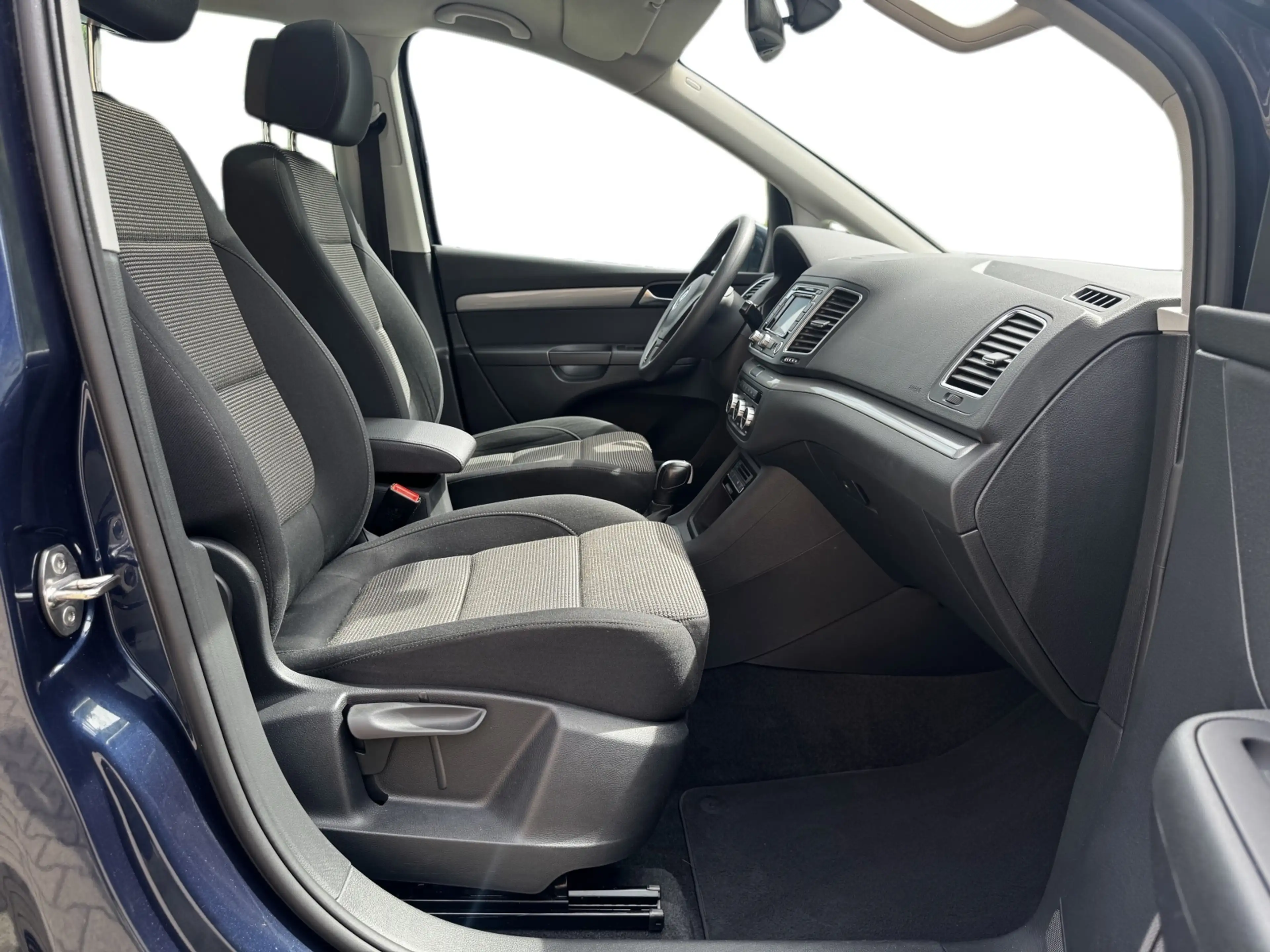 Volkswagen Sharan Comfortline 2.0 TDI +DSG+7-SITZER+NAVI+ — photo 9