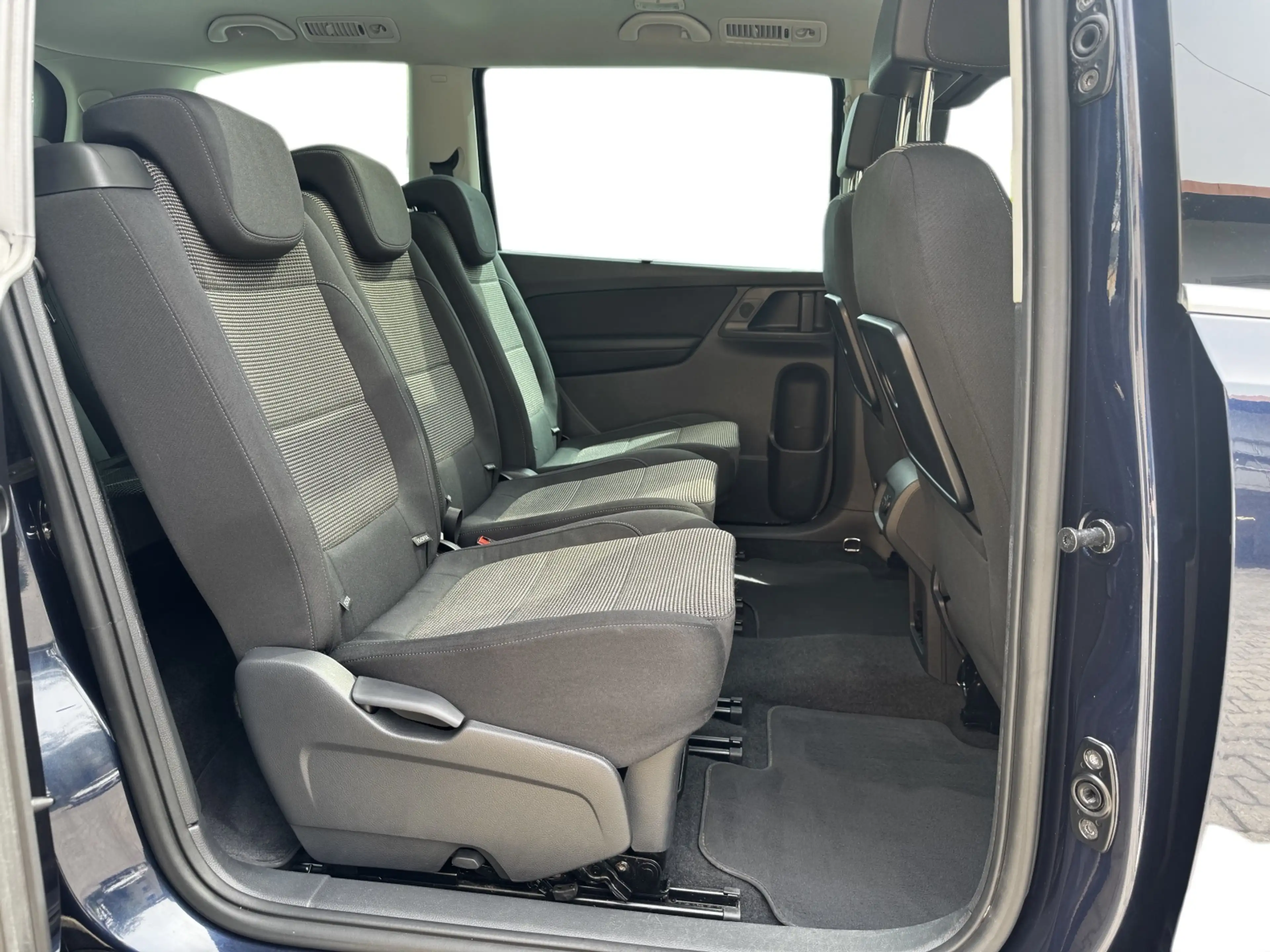 Volkswagen Sharan Comfortline 2.0 TDI +DSG+7-SITZER+NAVI+ — photo 11