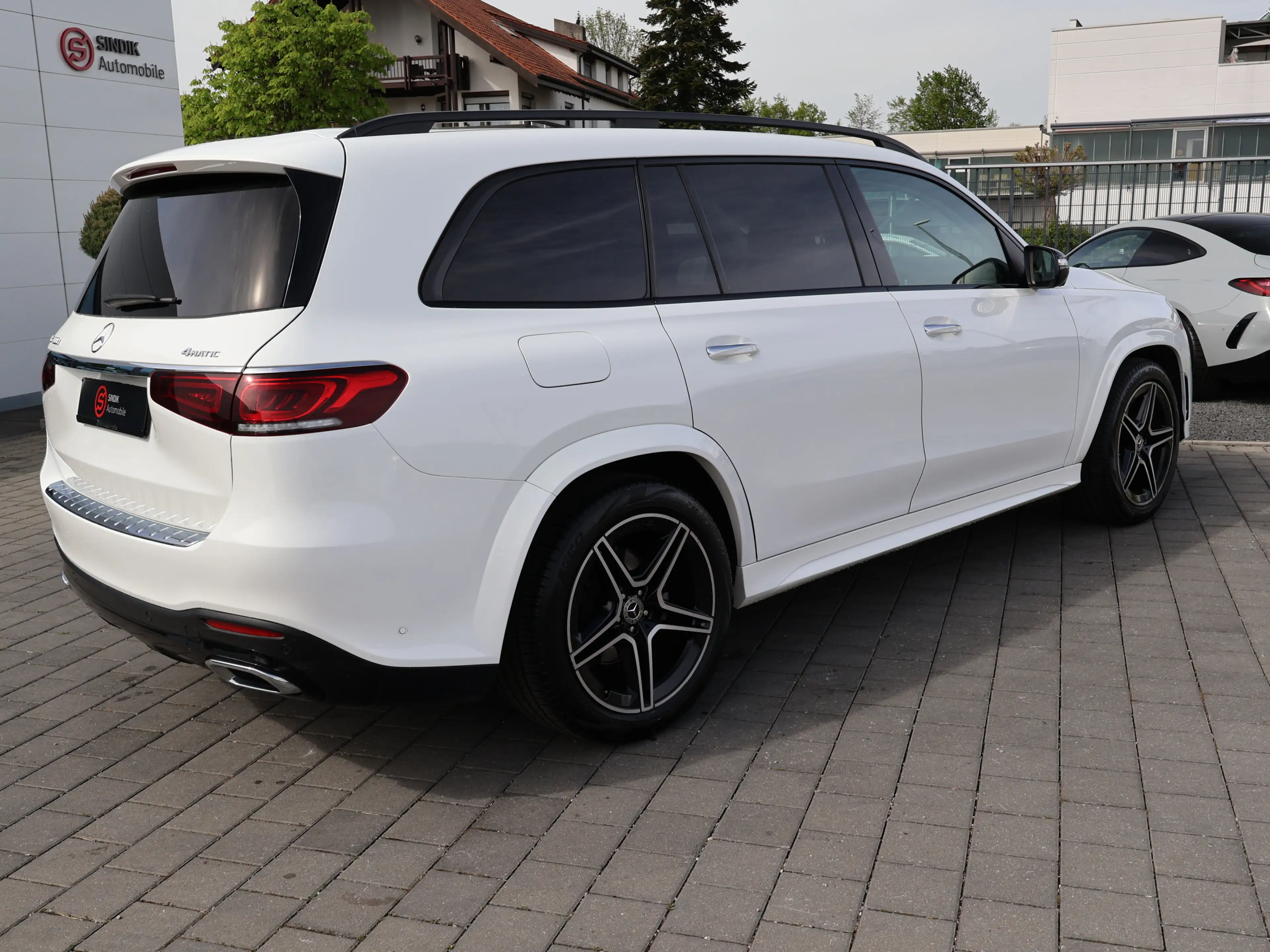 Mercedes-Benz GLS 400 d 4M AMG-NightPaket-KeyGo-SoftClose-AHK — photo 9