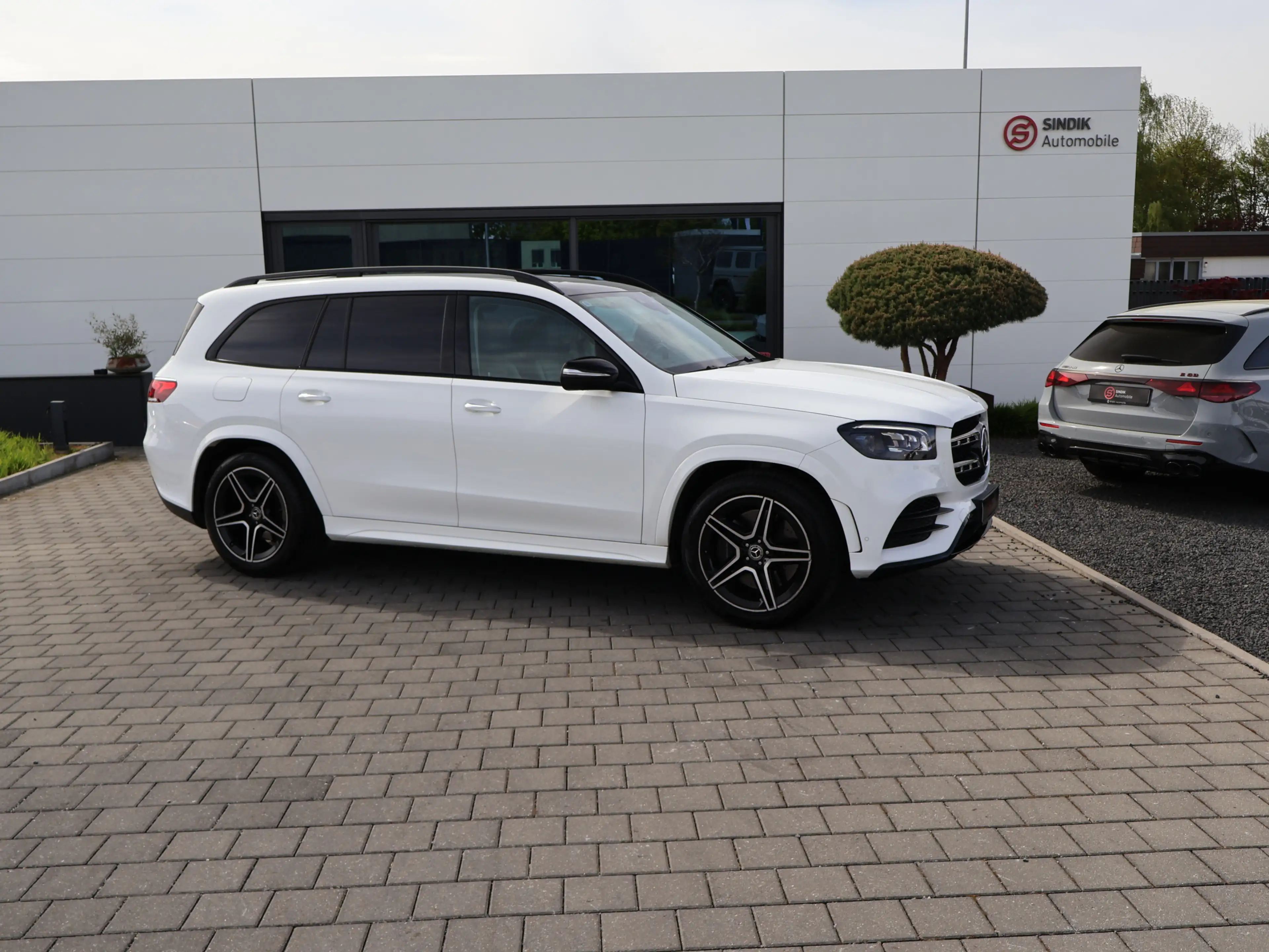 Mercedes-Benz GLS 400 d 4M AMG-NightPaket-KeyGo-SoftClose-AHK — photo 2