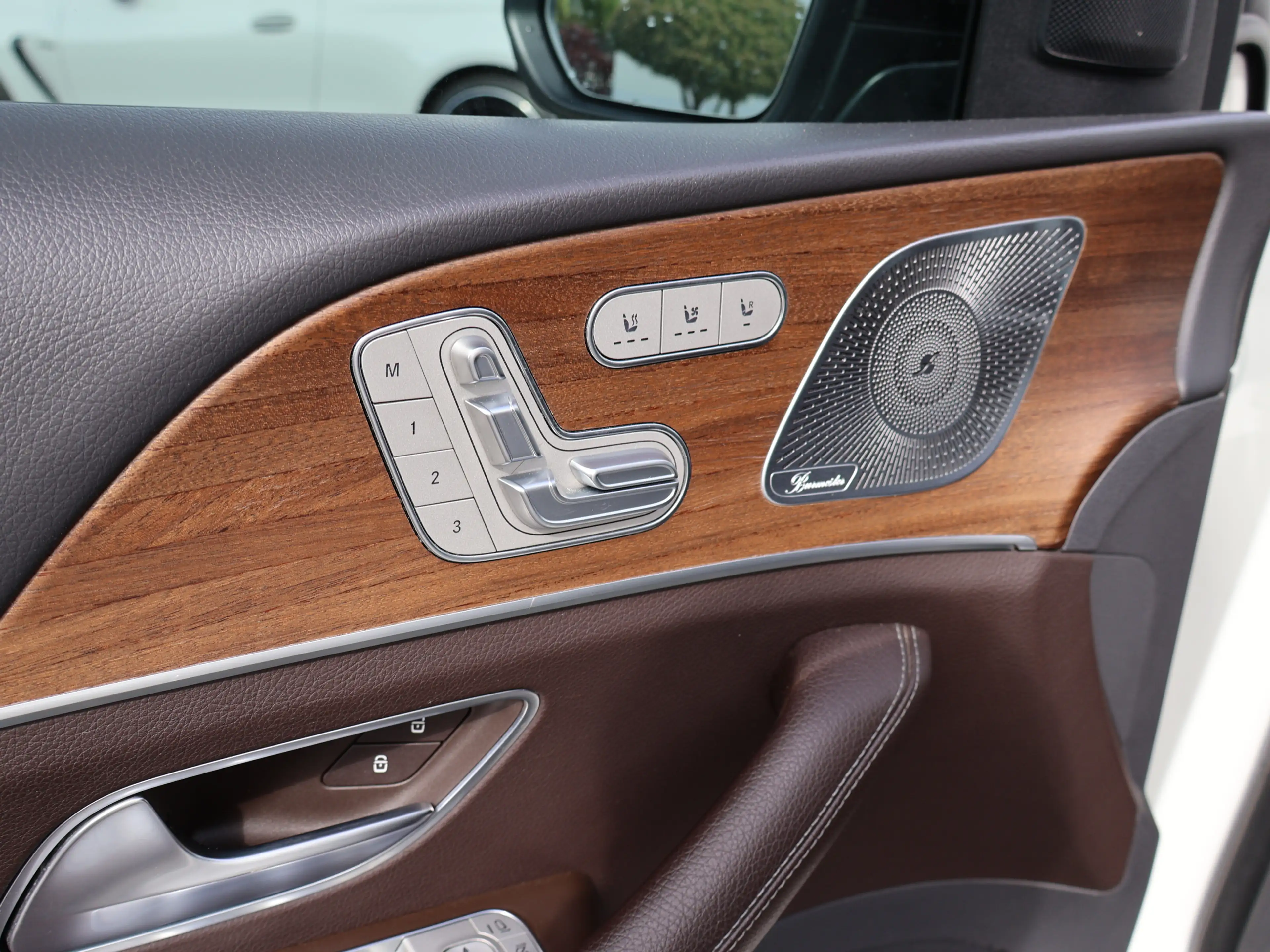 Mercedes-Benz GLS 400 d 4M AMG-NightPaket-KeyGo-SoftClose-AHK — photo 12