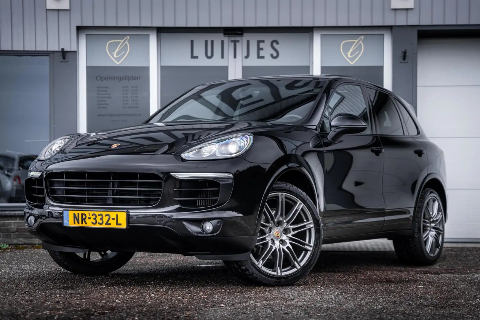 Porsche Cayenne 3.0 D Platinum Edition I Pano-dak I Luchtvering I Zwart - 1