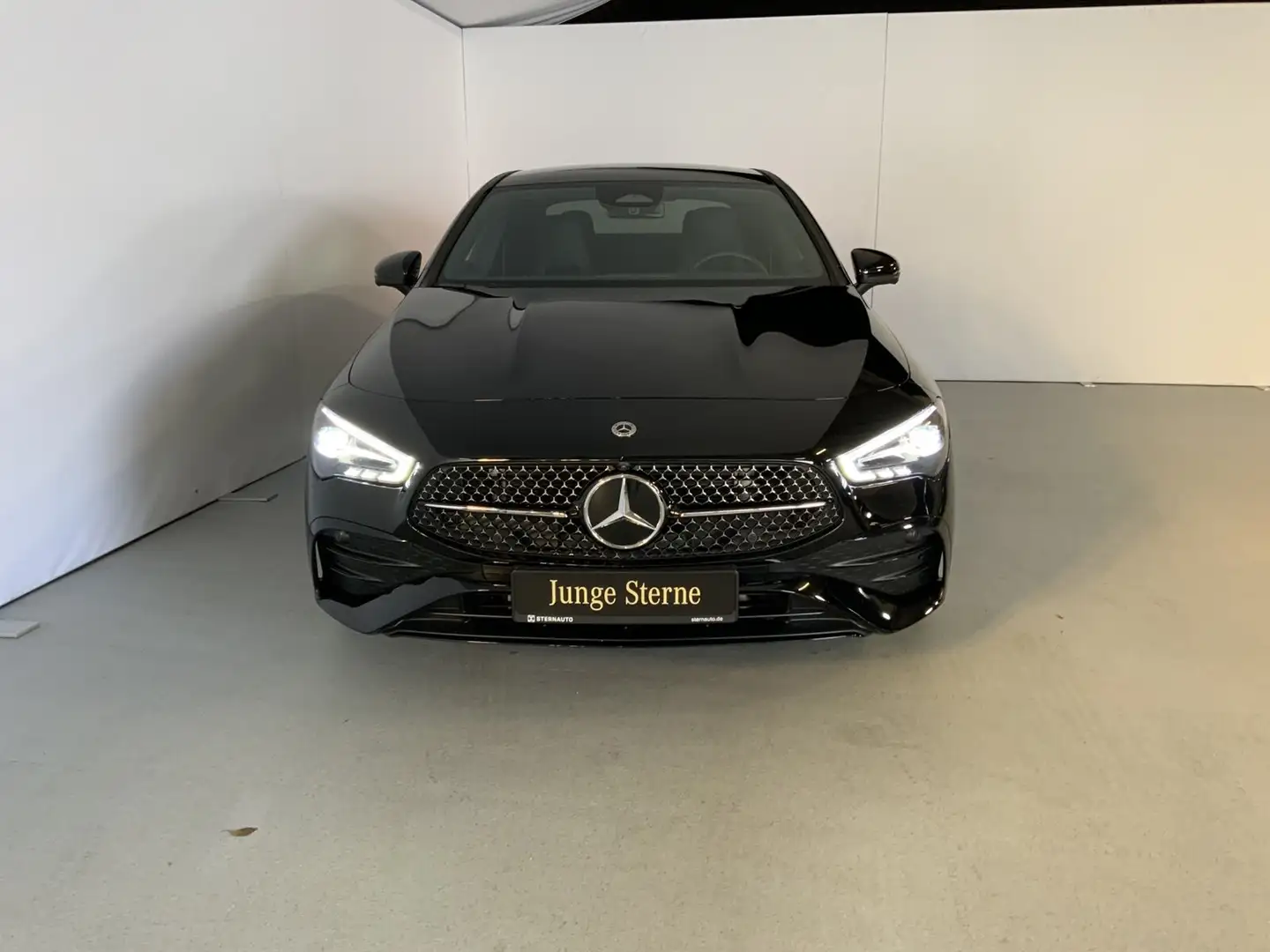 Mercedes-Benz CLA 180 CLA 180 AMG-Line Distr Night-Pak Pano 360°Cam Schwarz - 2