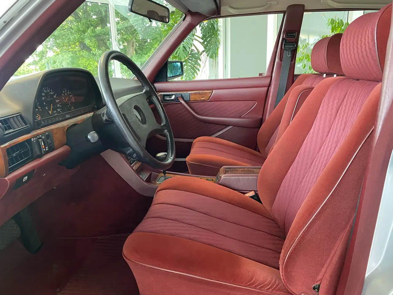 Mercedes-Benz S 260 SE 1.Hand/Klima/Scheckheft/130.000km, foto 6