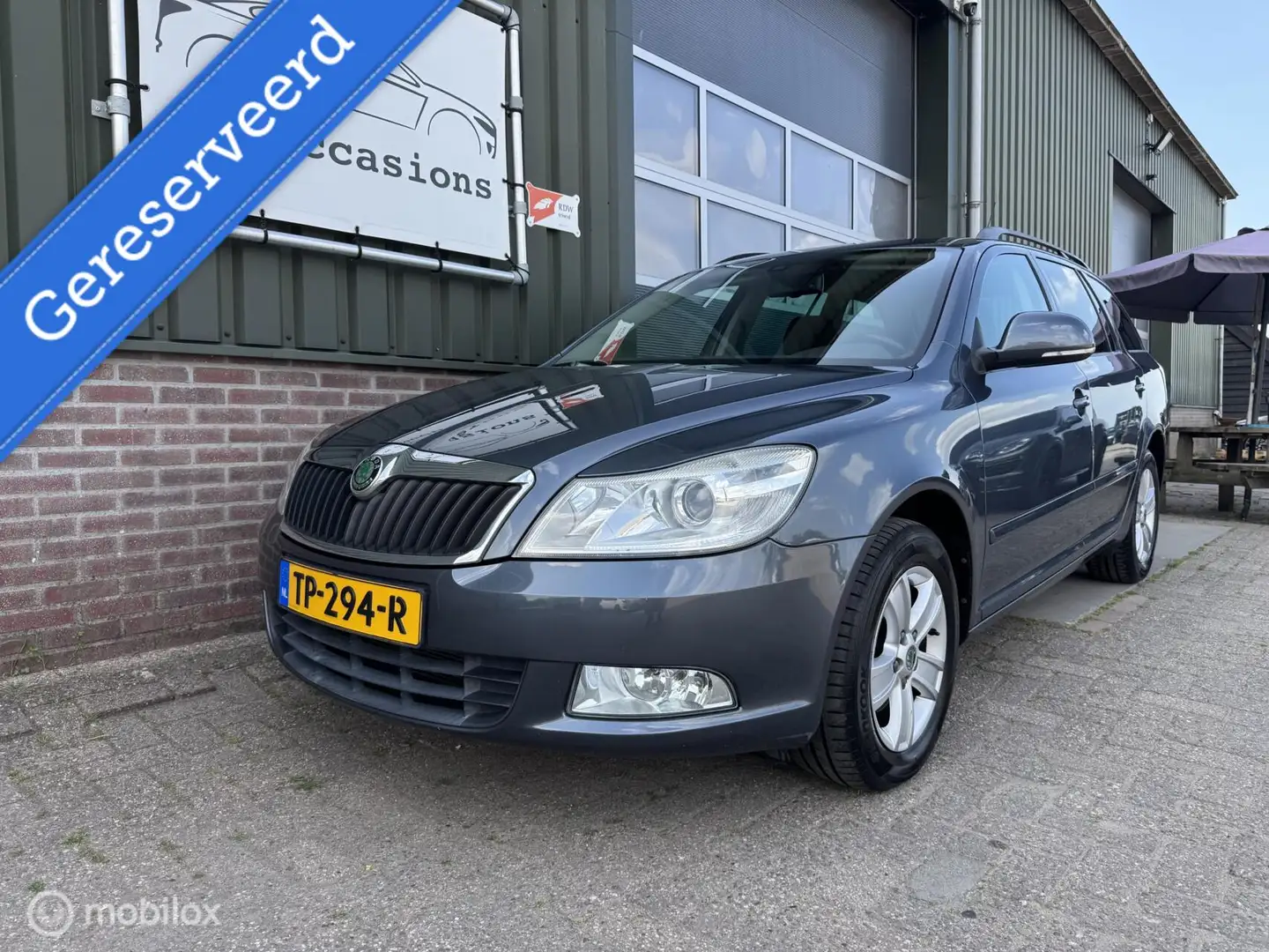 Skoda Octavia Combi 1.2 TSI Elegance|Automaat|Clima|Cruise| Gris - 2