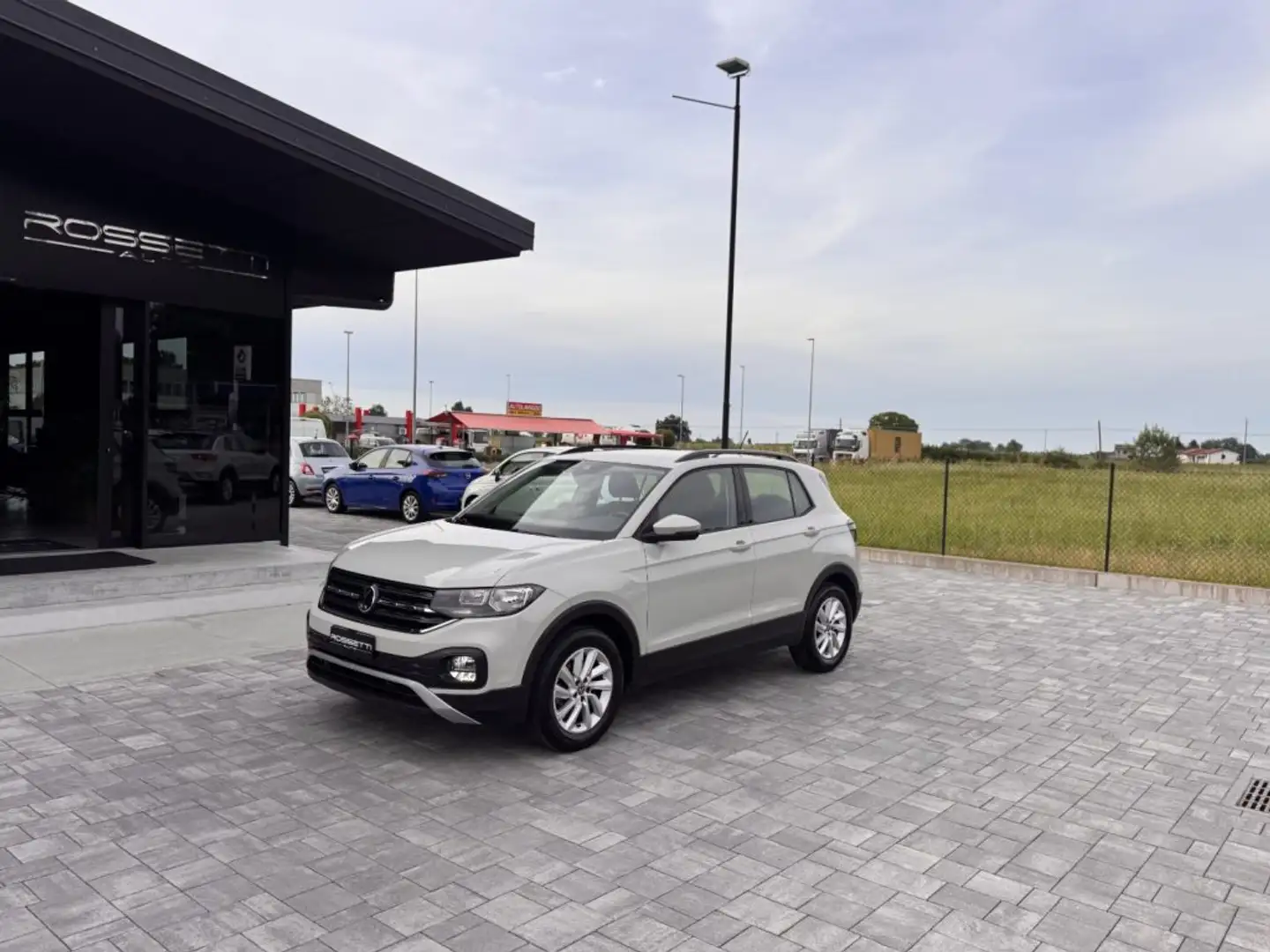 Volkswagen T-Cross 1.0 TSI ANCHE PER NEOPATENTATI Beige - 2