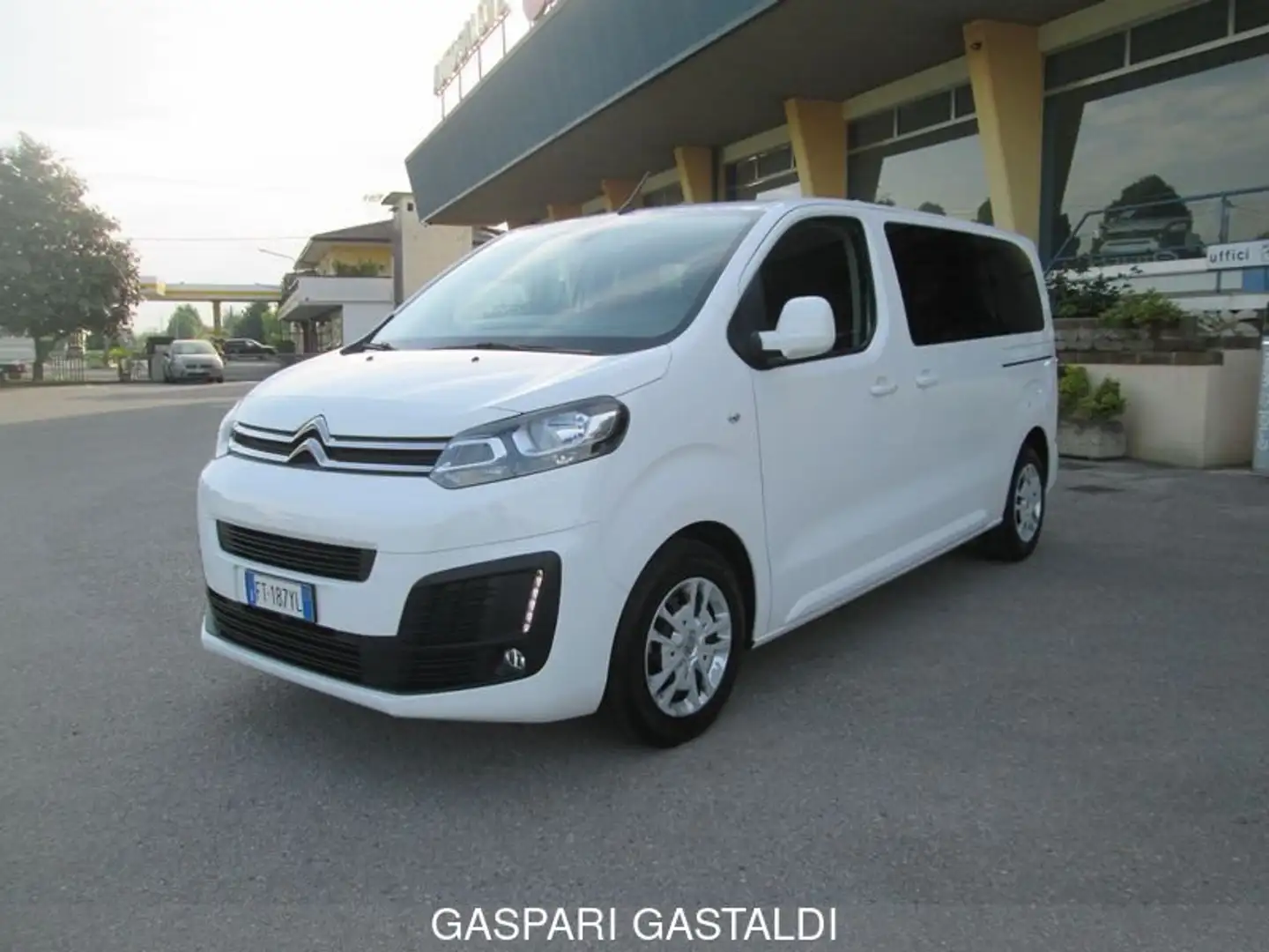 Citroen Spacetourer BlueHDi 120 S&S M Business 9 POSTI Bílá - 1