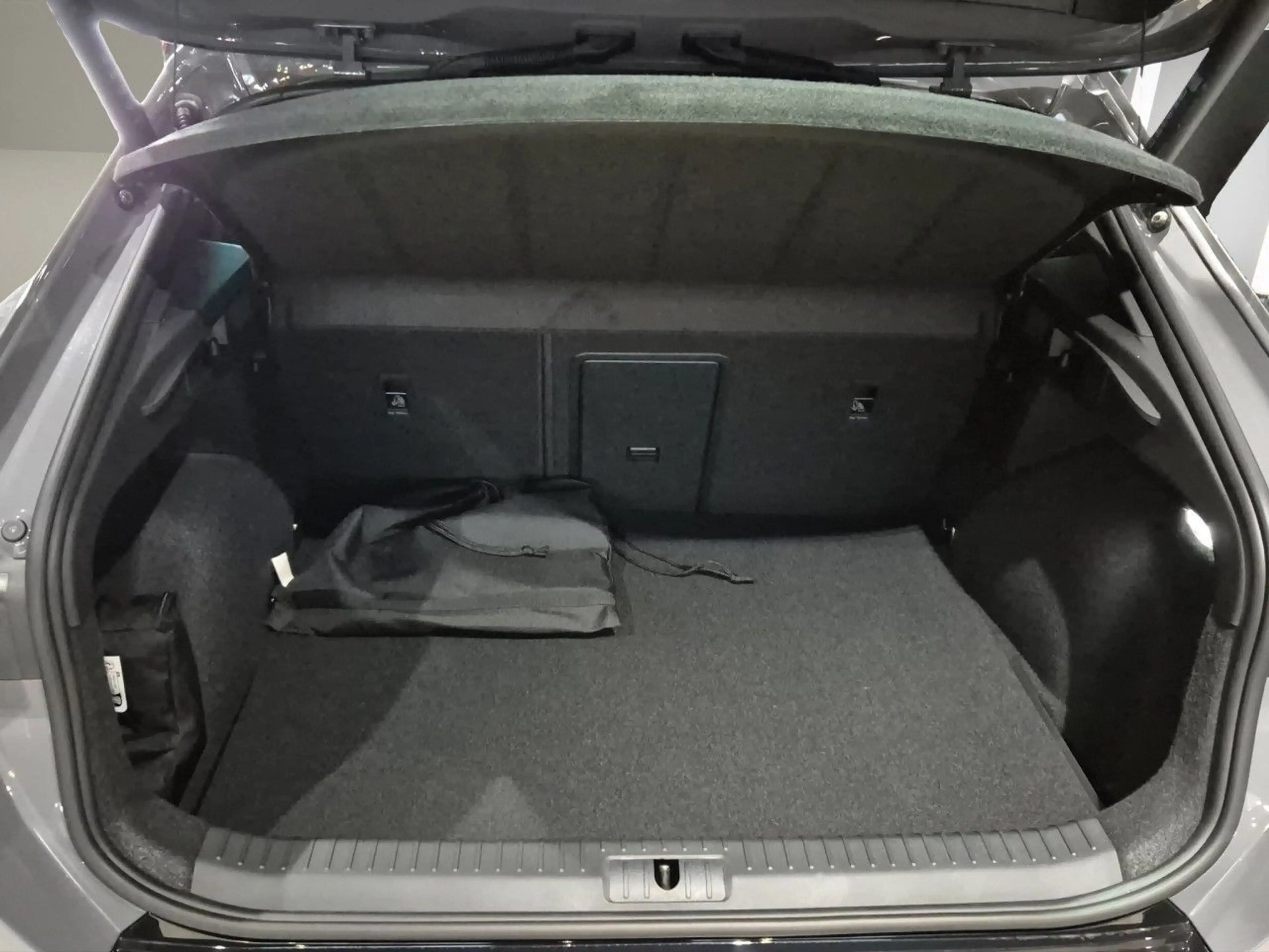 CUPRA Formentor VZ e-Hybrid Black Edition AHK Panorama — photo 7