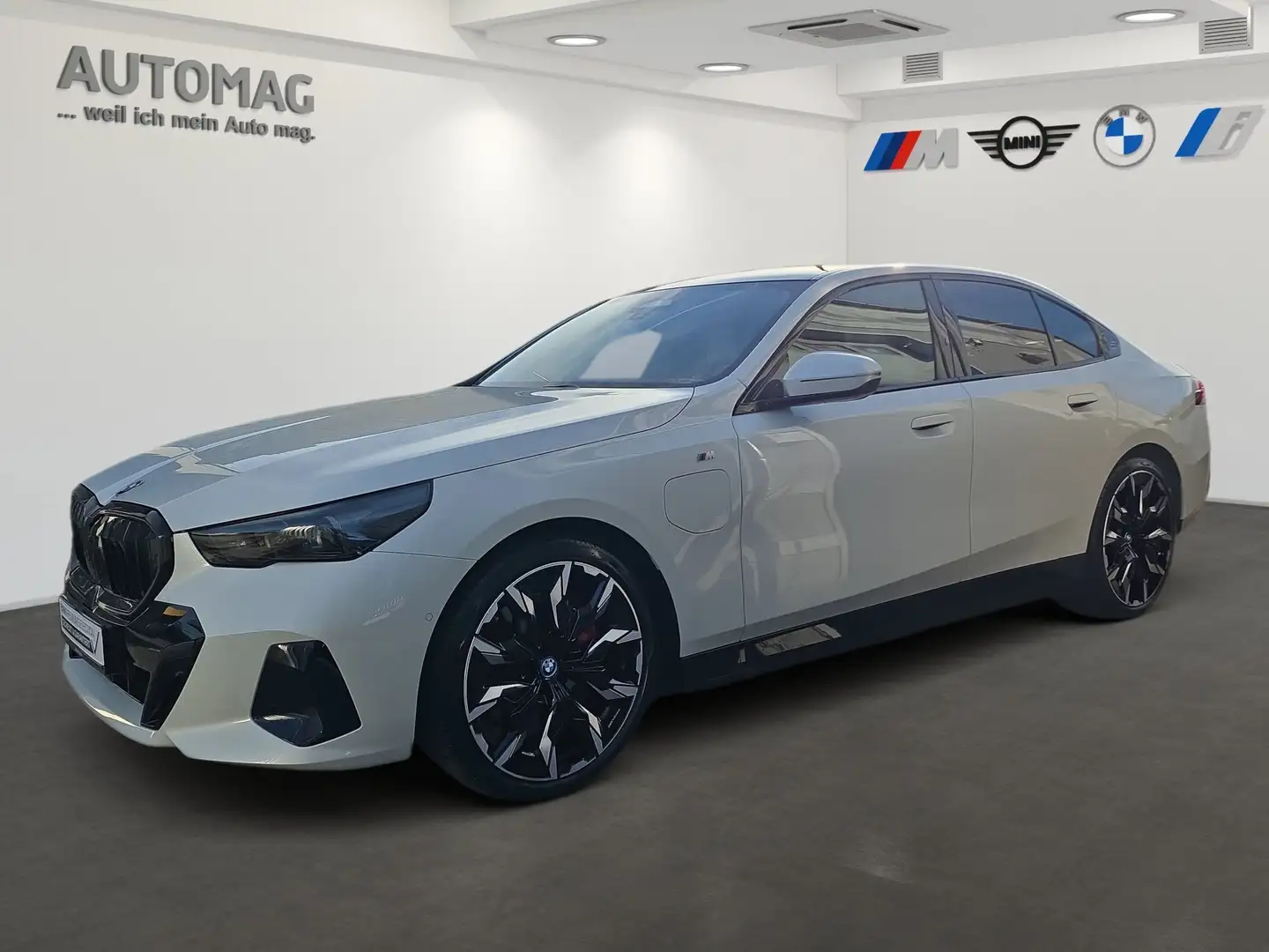 BMW 550 e xDrive Limousine Weiß - 1