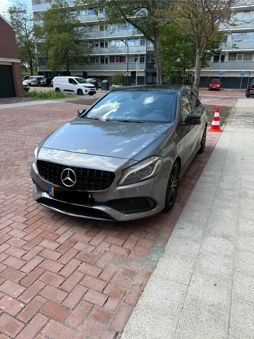 Mercedes-Benz A 160 Prestige Grijs - 2